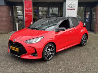 Toyota Yaris 1.5 Hybrid LAUNCH EDITION TREKHAAK HEAD-UP NAVI PARK-SENSOREN STOELVERW BLIND SPOT 17'' LM-VELGEN CAMERA AD-CRUISE KEYLESS PRIVACY GLASS