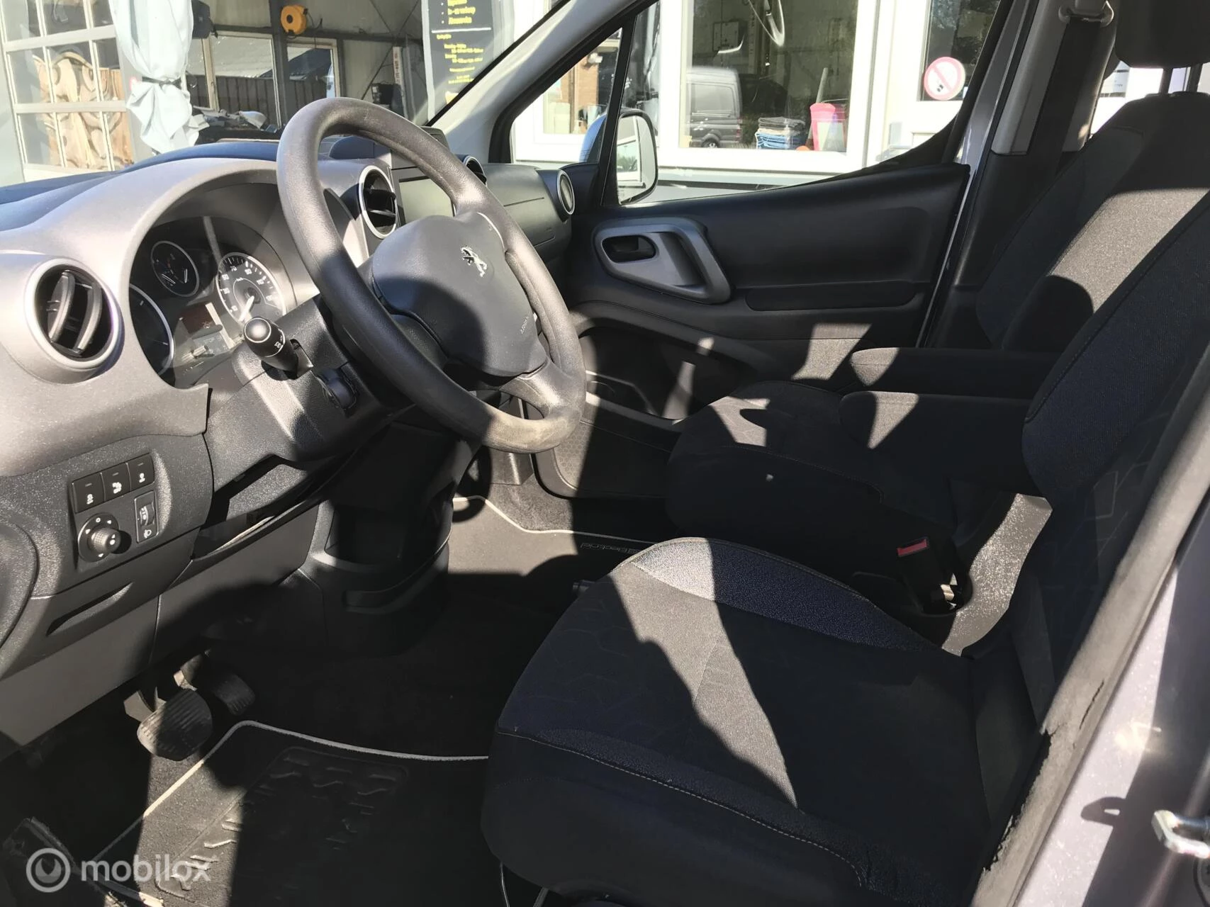 Hoofdafbeelding Peugeot e-Partner