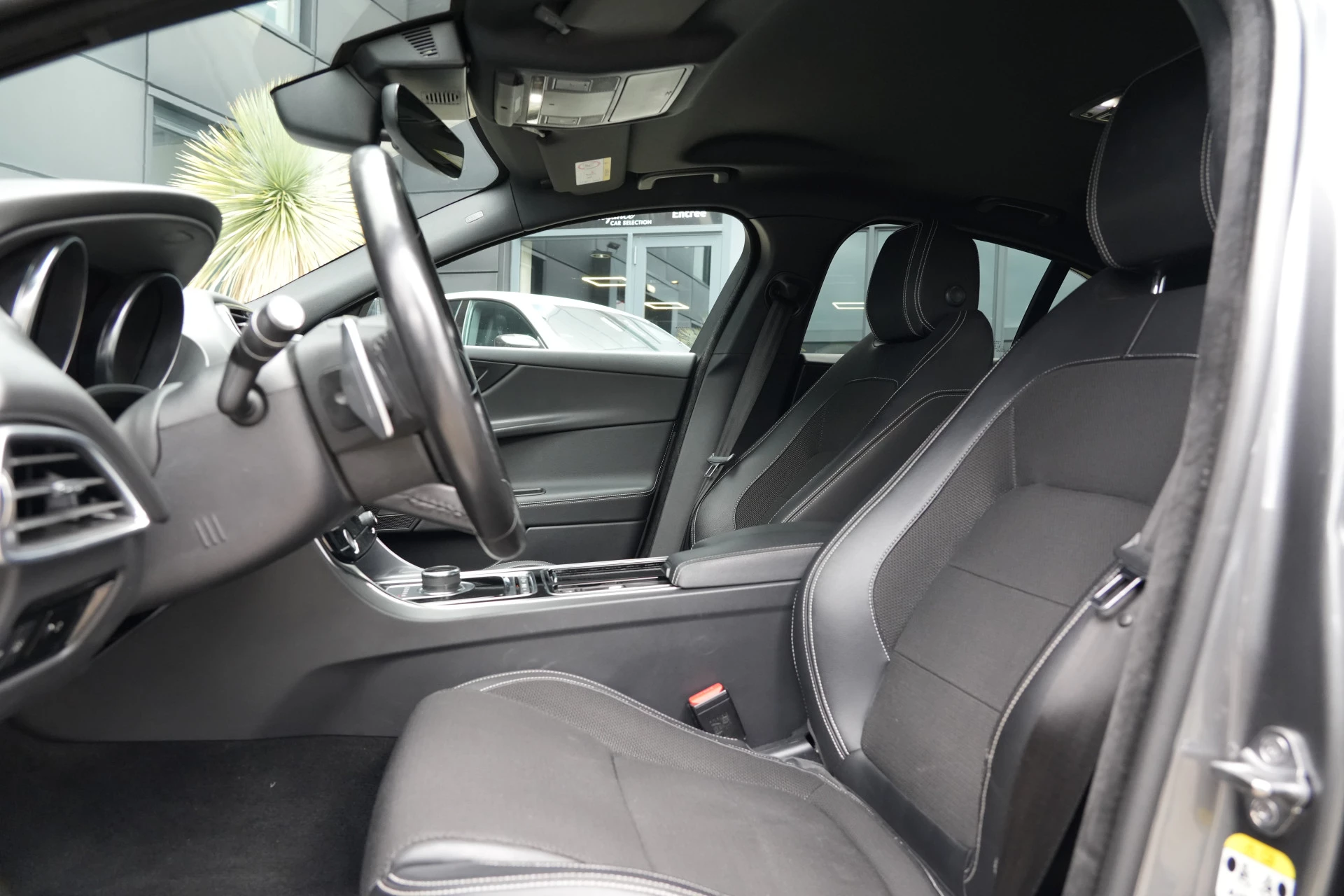 Hoofdafbeelding Jaguar XE