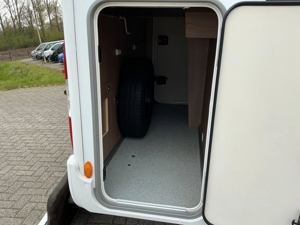 Hoofdafbeelding Bürstner Ixeo Bt6801