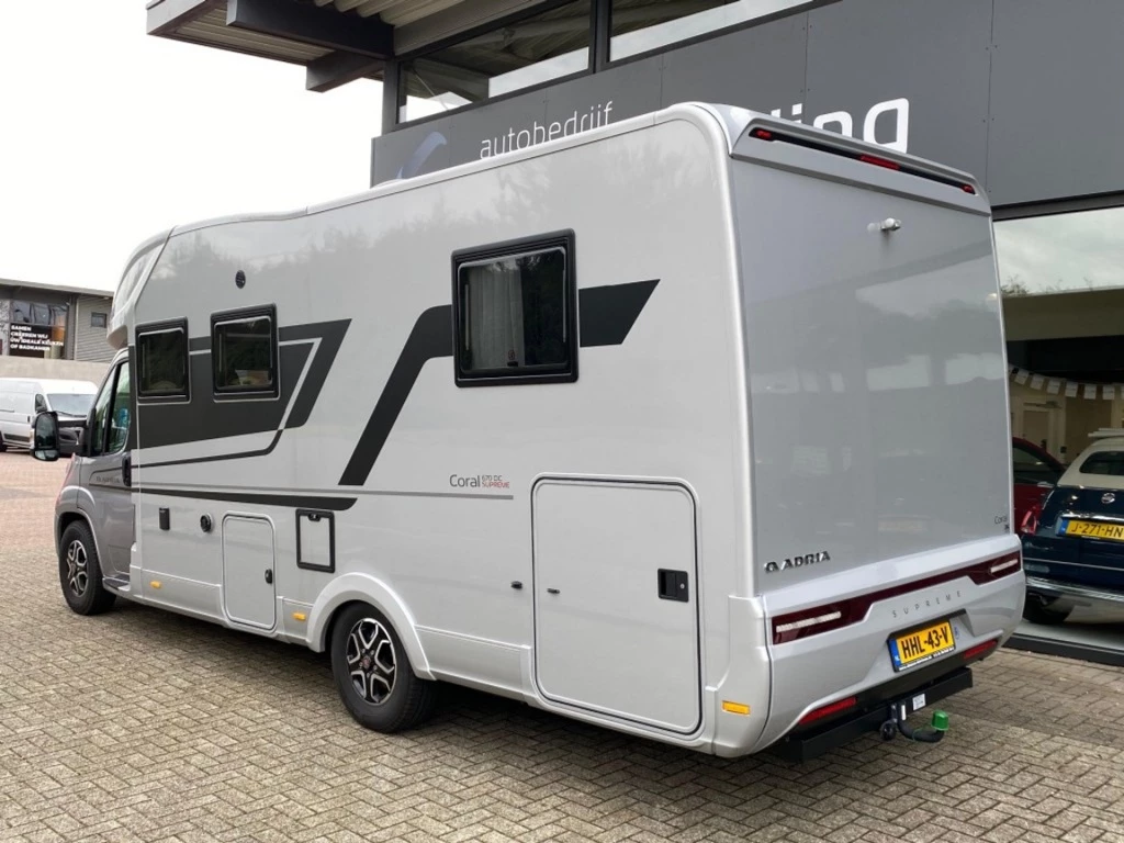 Hoofdafbeelding Adria Coral Supreme 670 Dc Queensbed E&p L