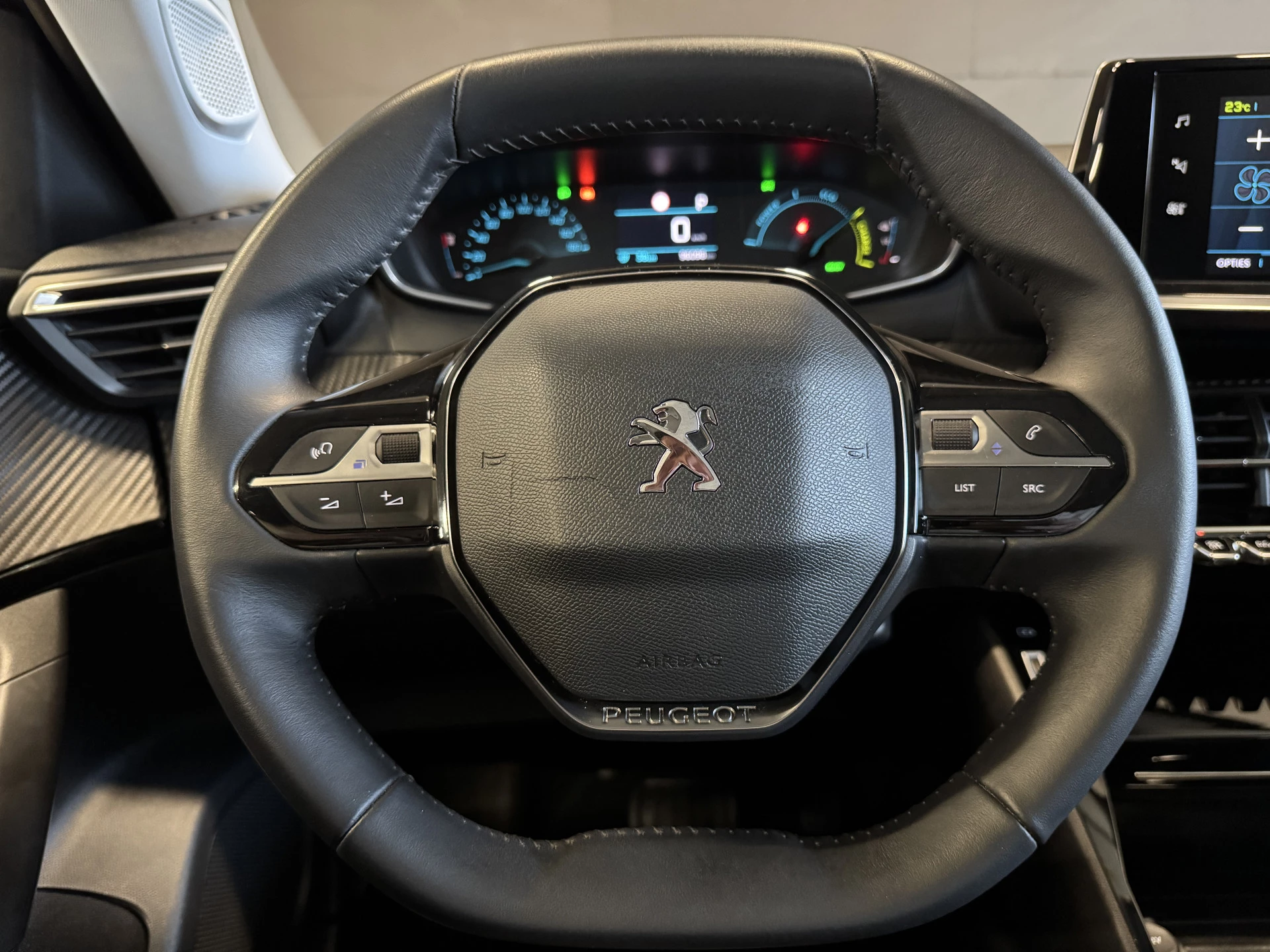 Hoofdafbeelding Peugeot e-2008