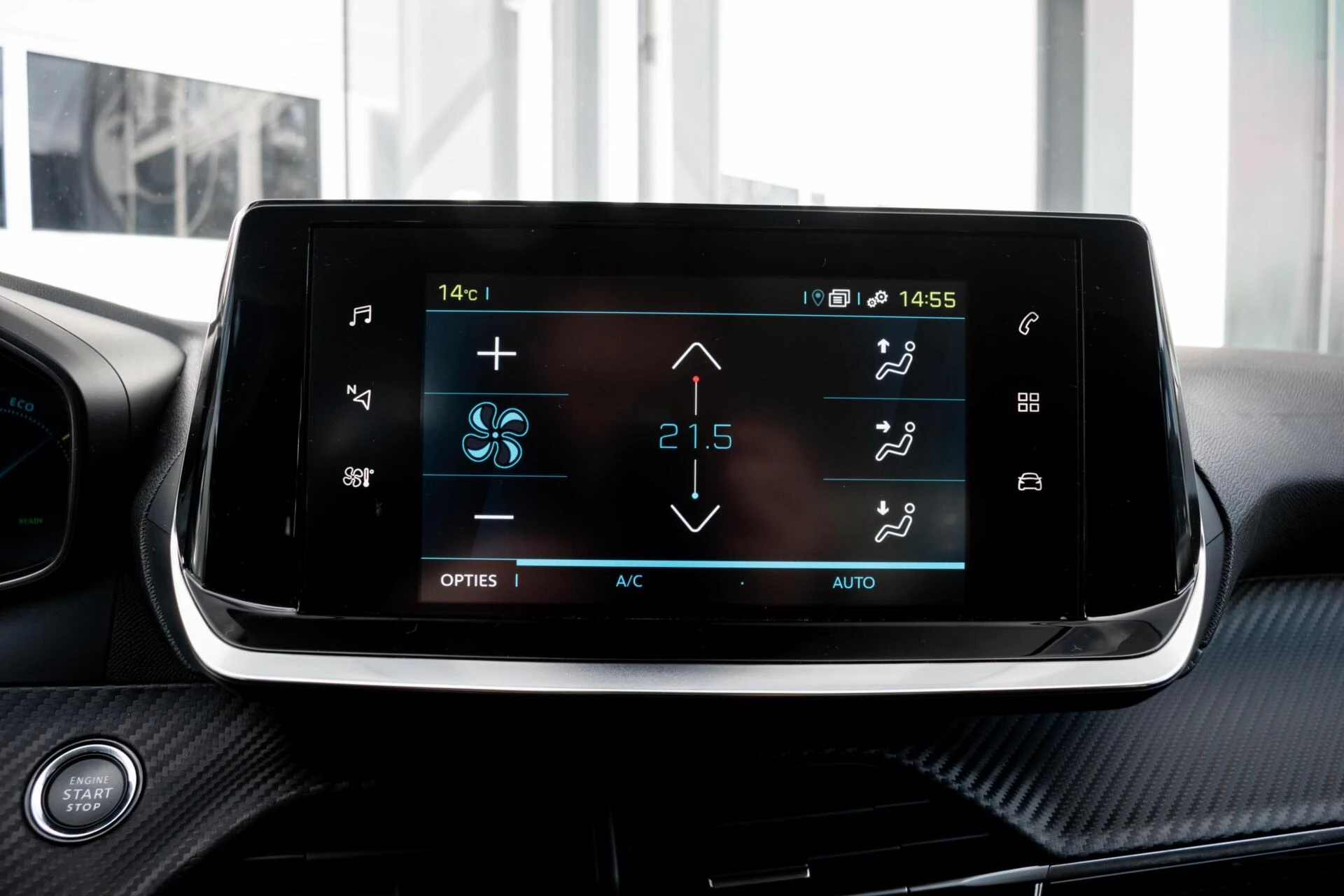 Hoofdafbeelding Peugeot e-208