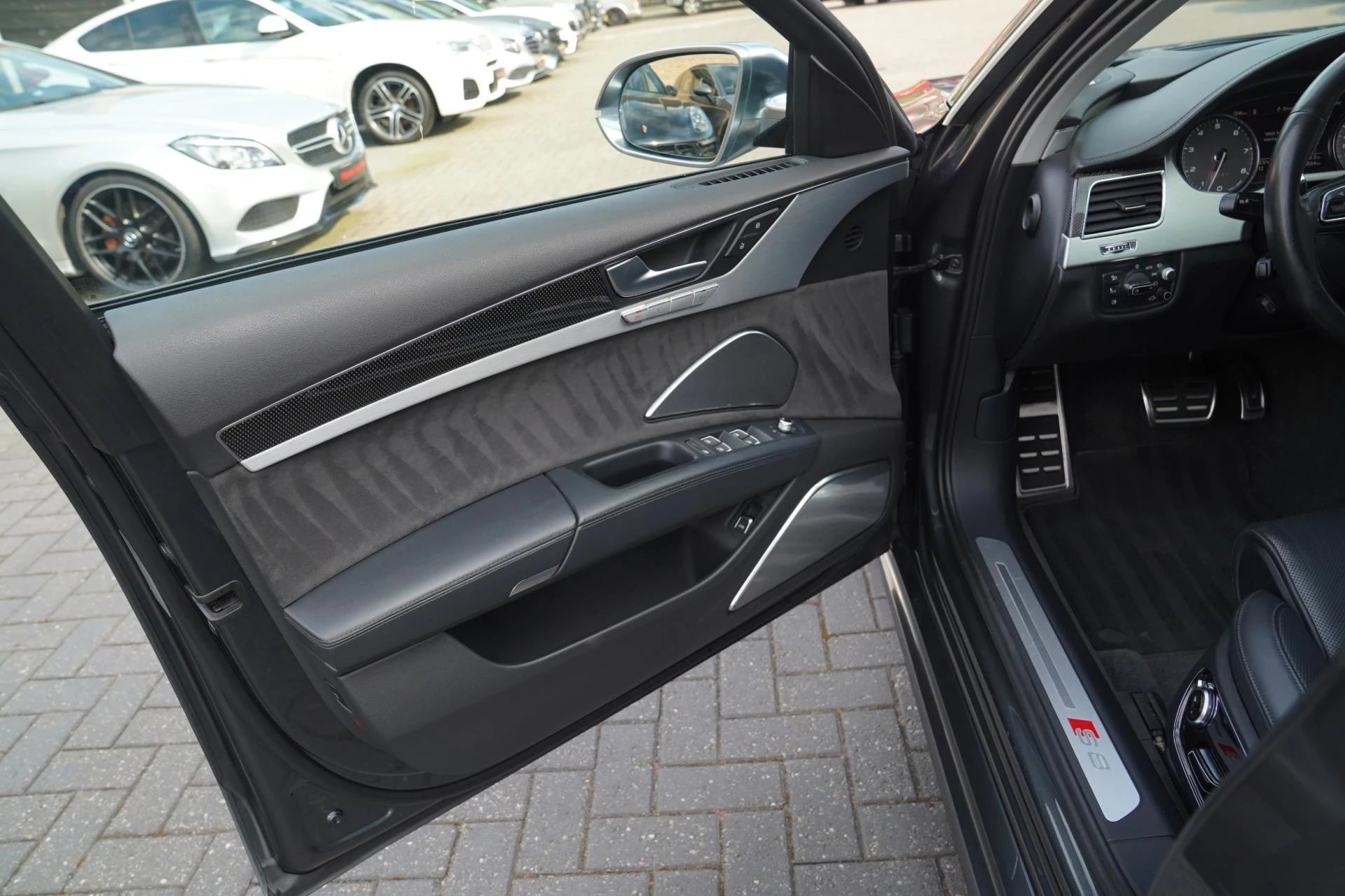 Hoofdafbeelding Audi S8