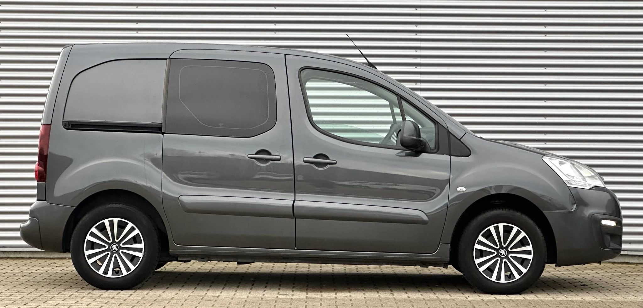 Hoofdafbeelding Peugeot Partner