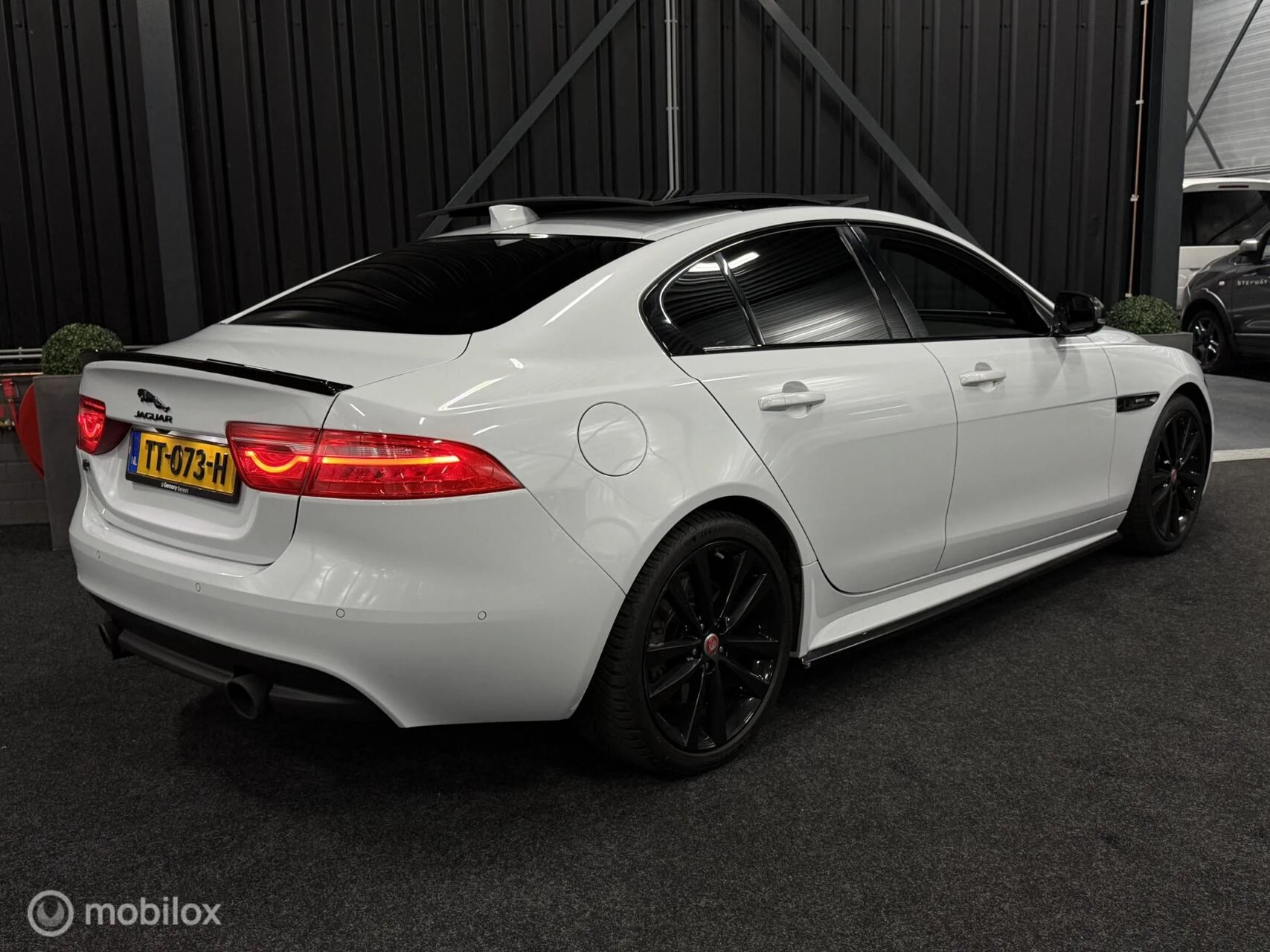 Hoofdafbeelding Jaguar XE