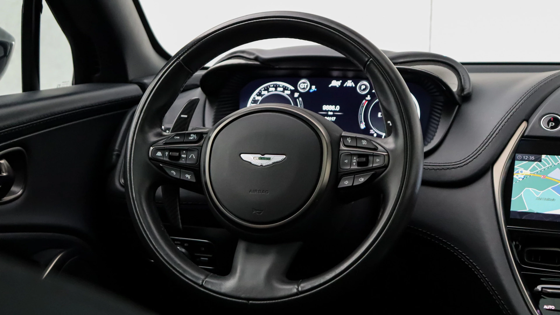 Hoofdafbeelding Aston Martin DBX