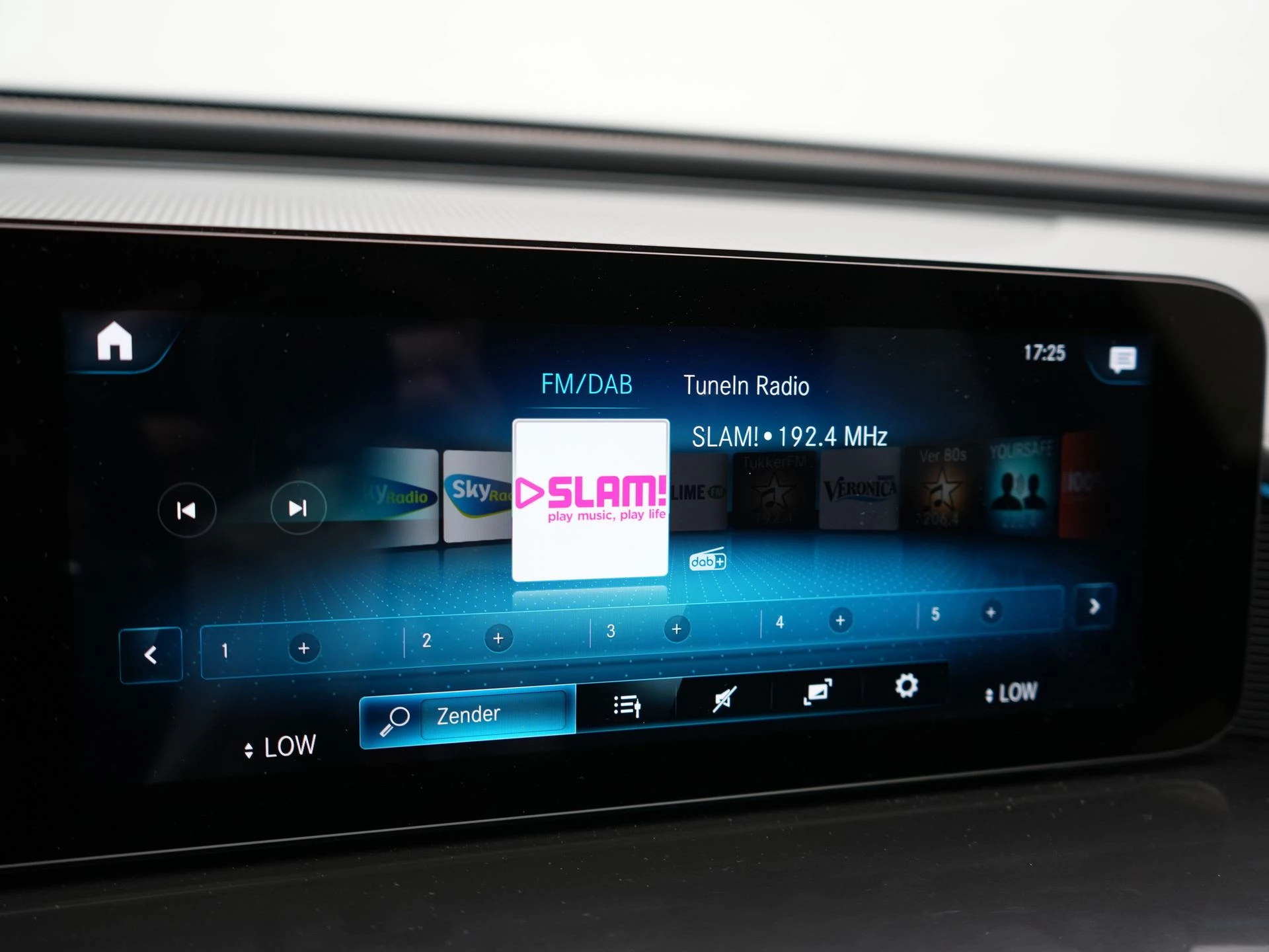 Hoofdafbeelding Mercedes-Benz EQC
