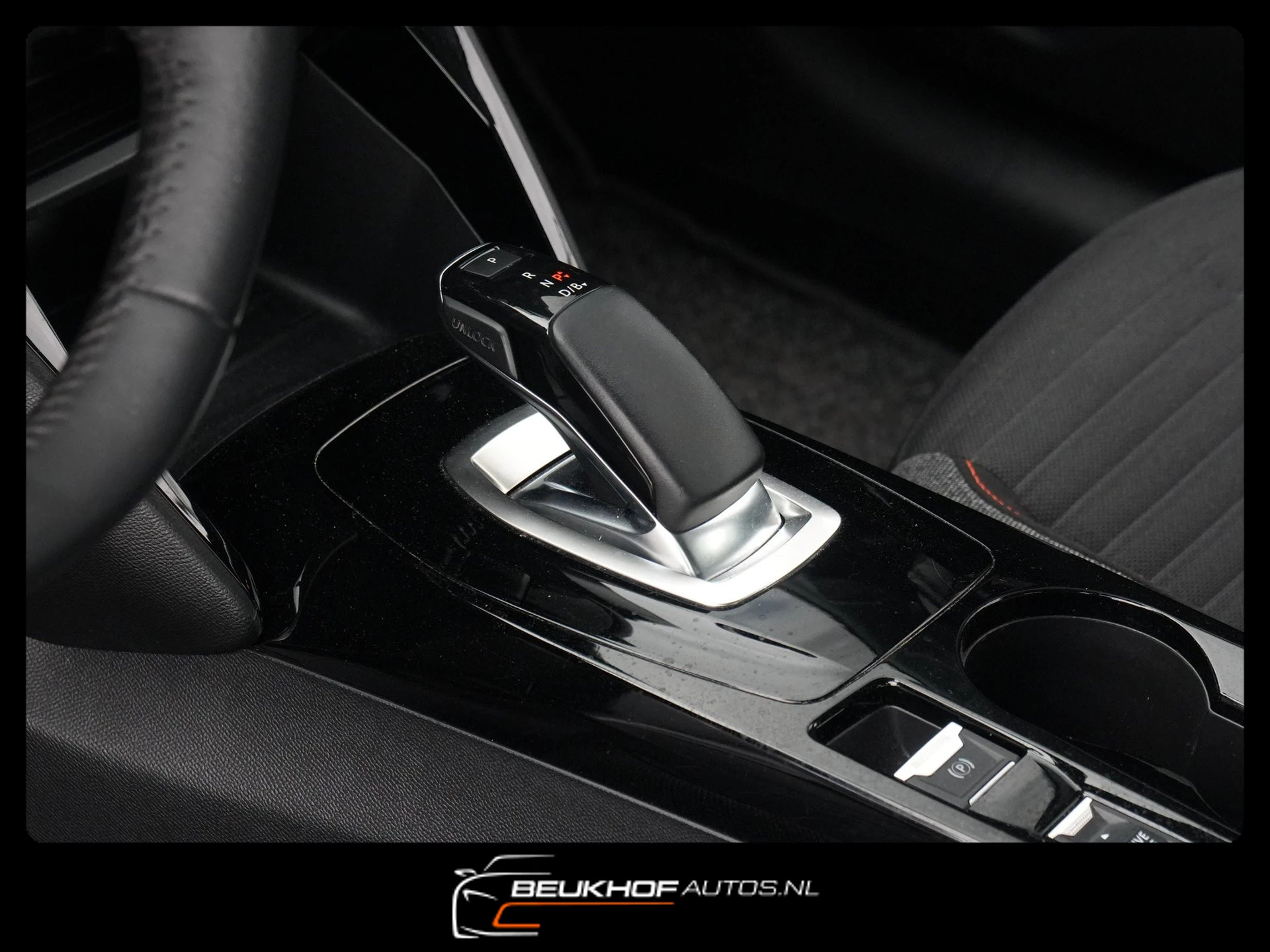 Hoofdafbeelding Peugeot e-208