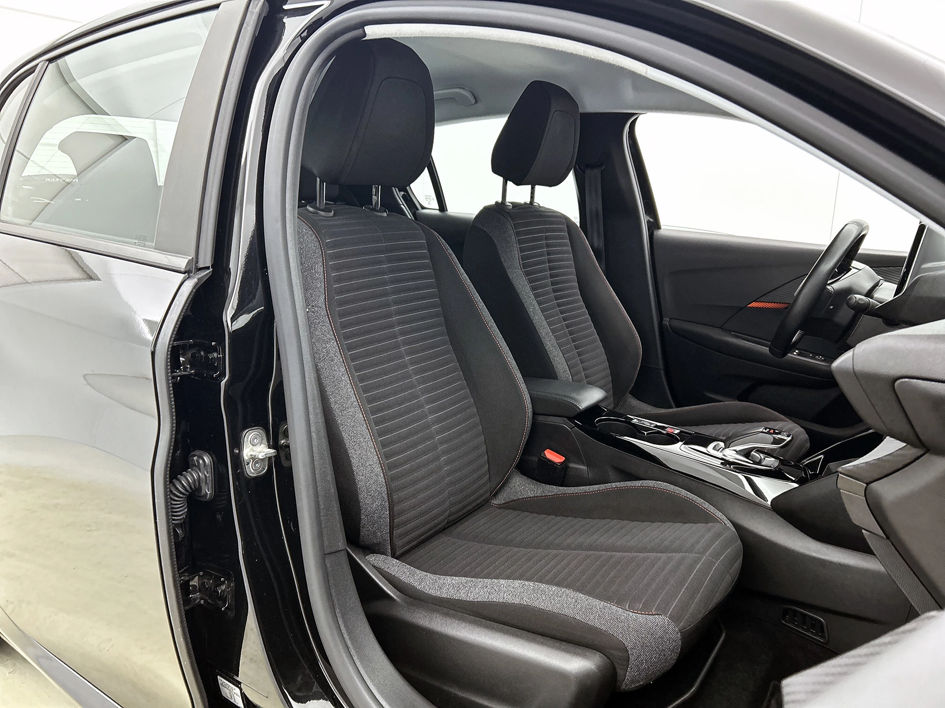 Hoofdafbeelding Peugeot e-208