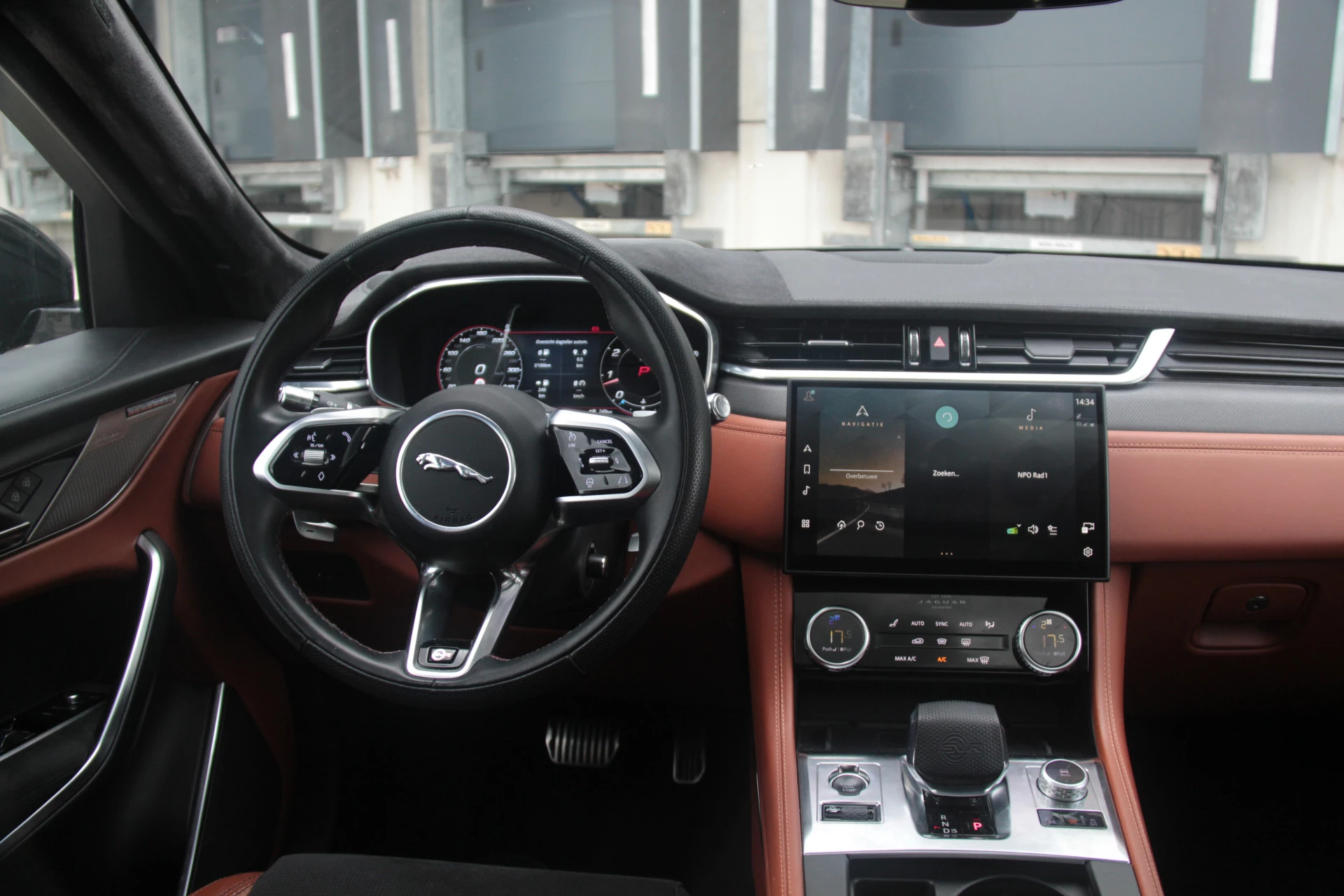 Hoofdafbeelding Jaguar F-PACE