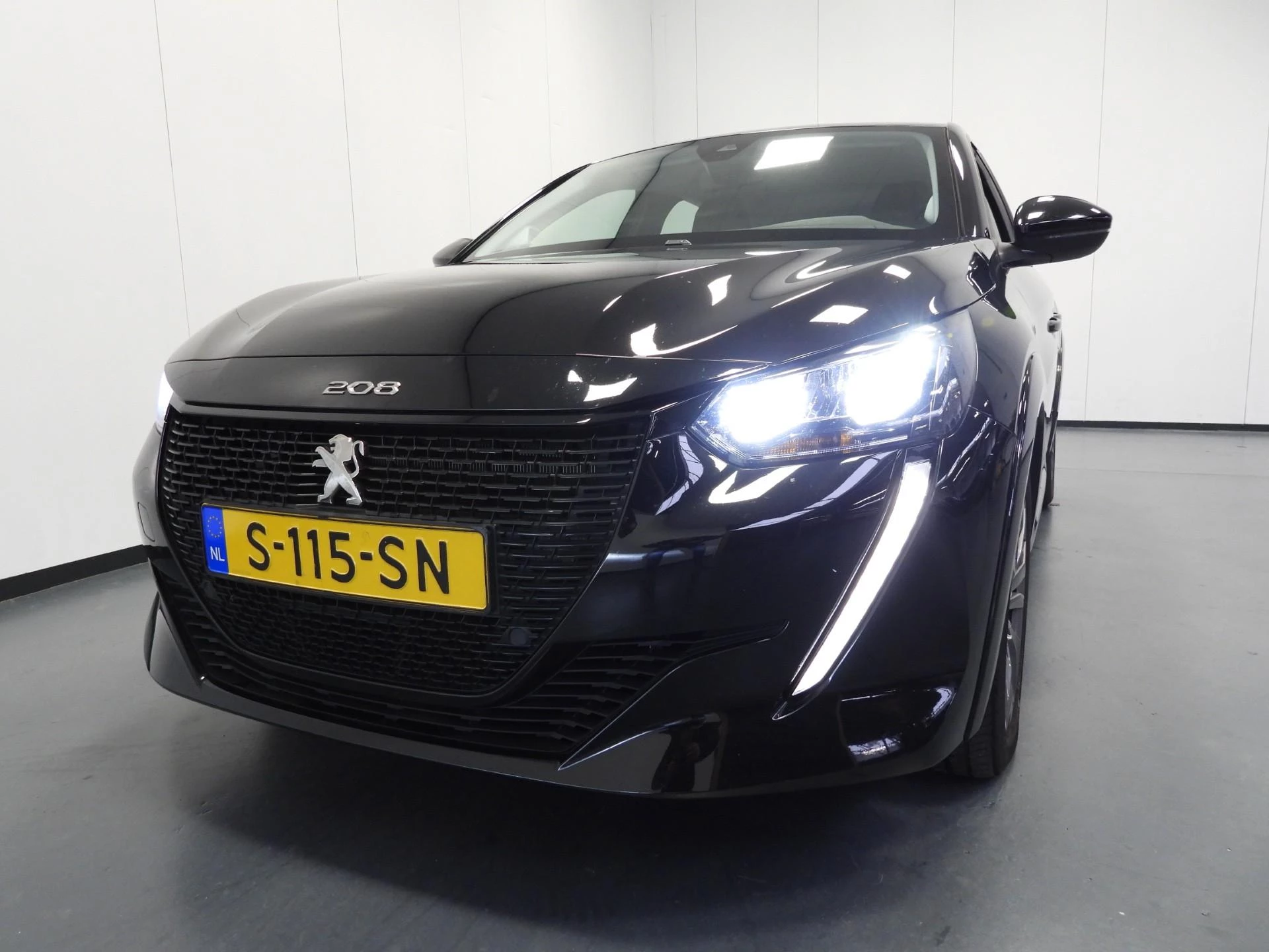 Hoofdafbeelding Peugeot e-208