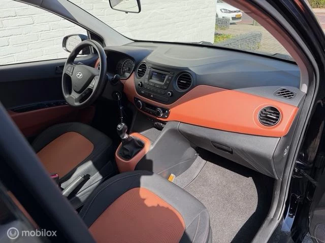 Hoofdafbeelding Hyundai i10
