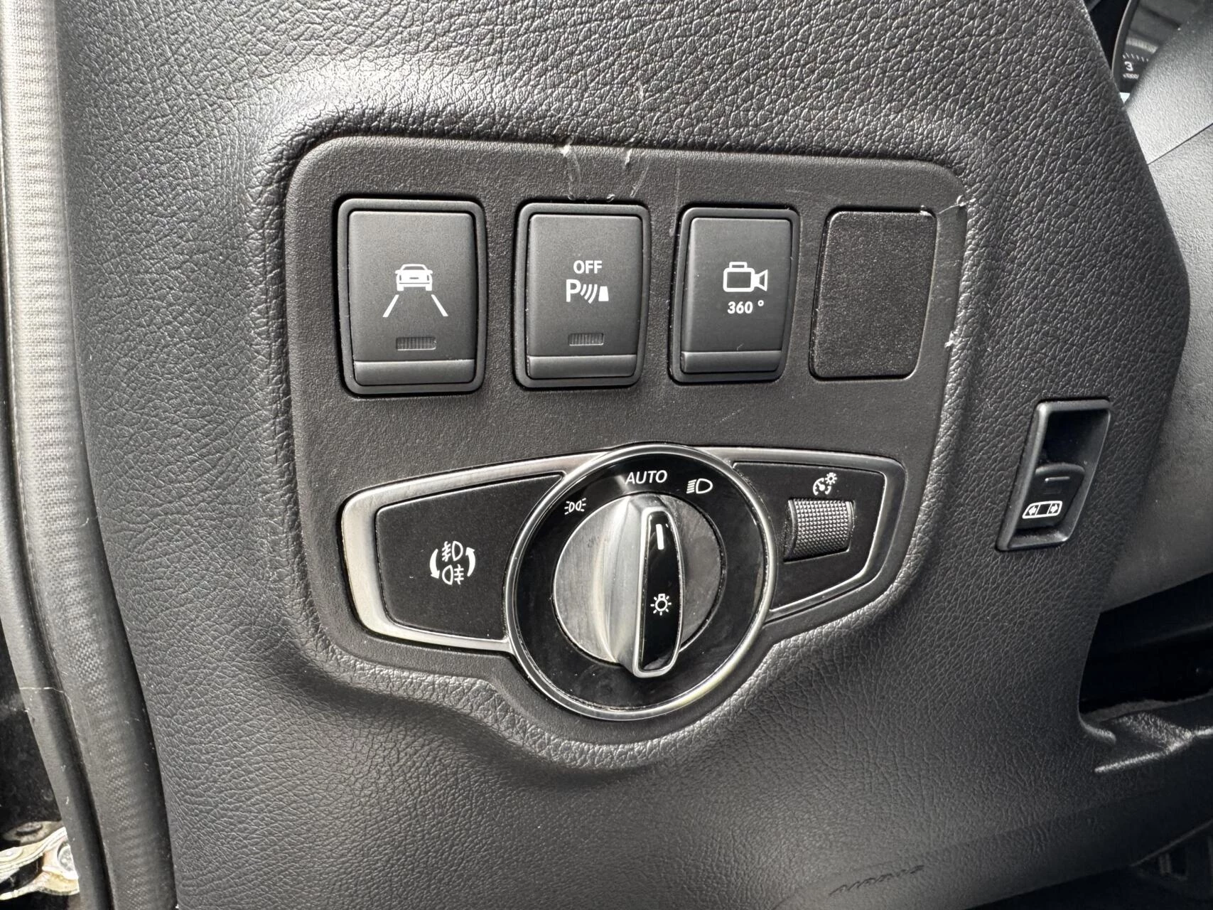 Hoofdafbeelding Mercedes-Benz X-Klasse