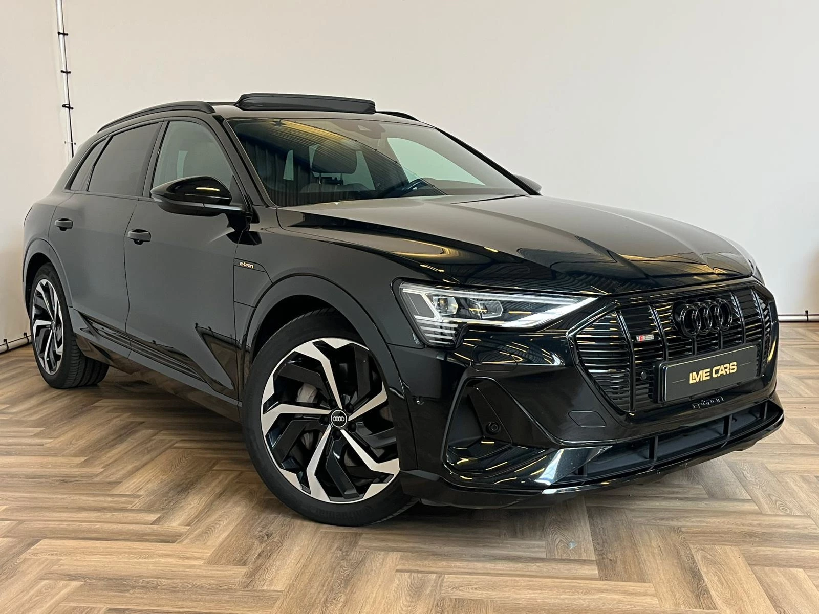 Hoofdafbeelding Audi e-tron