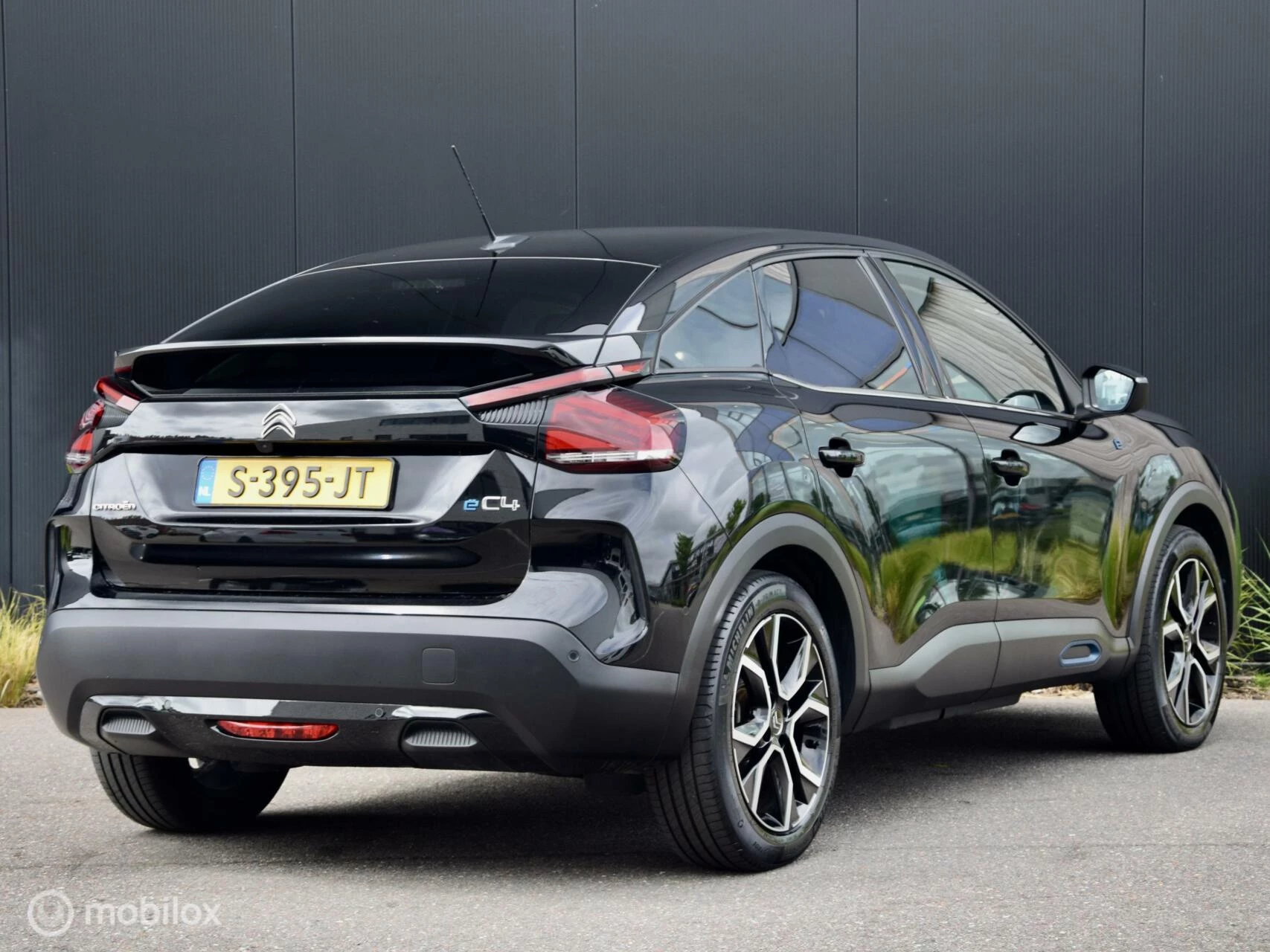 Hoofdafbeelding Citroën ë-C4