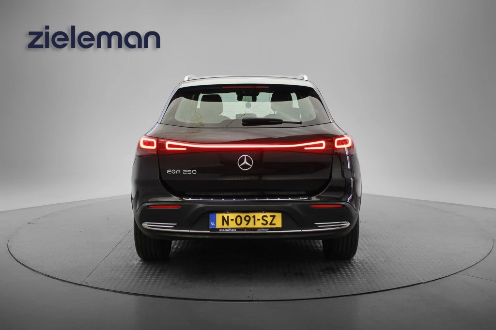 Hoofdafbeelding Mercedes-Benz EQA