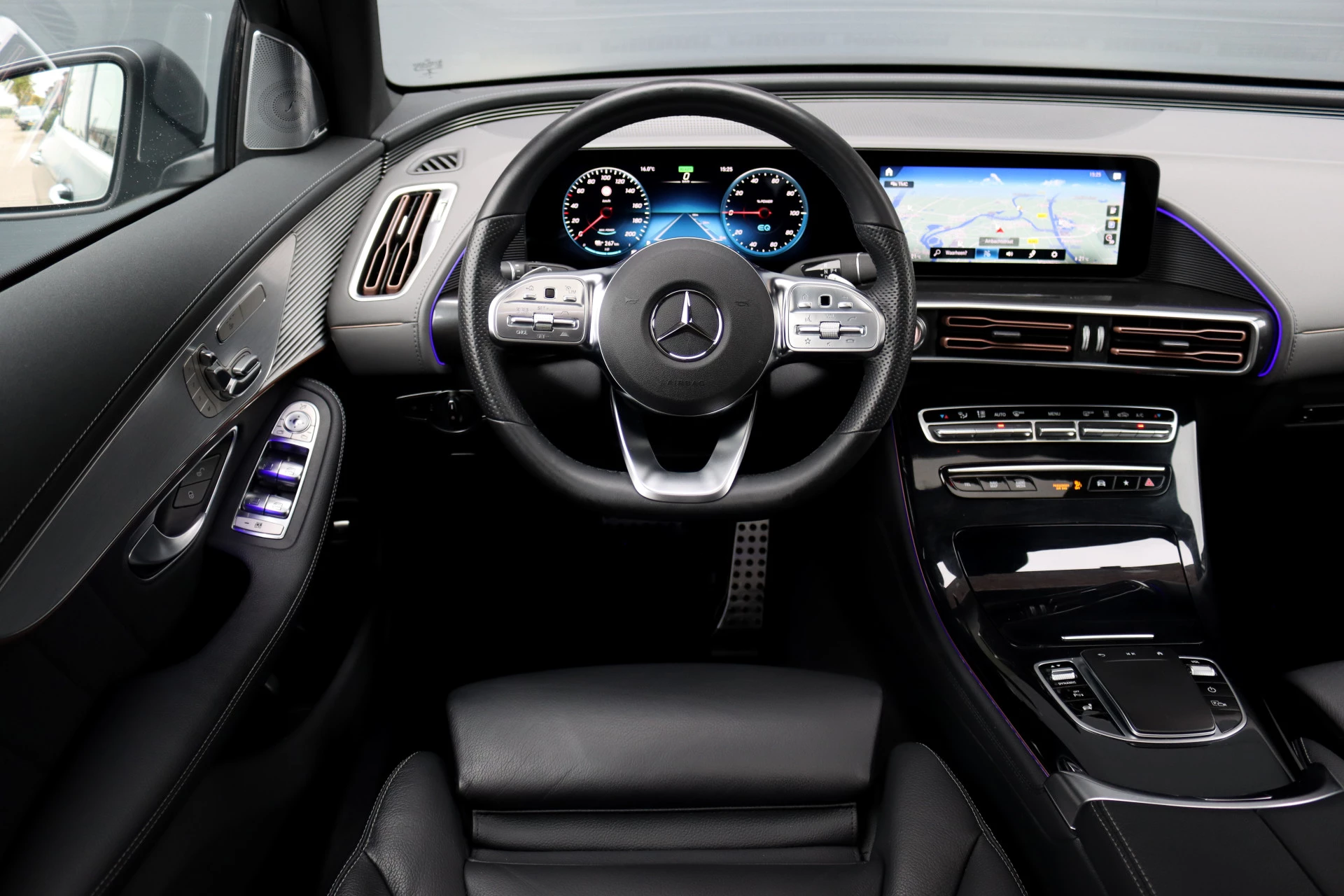 Hoofdafbeelding Mercedes-Benz EQC