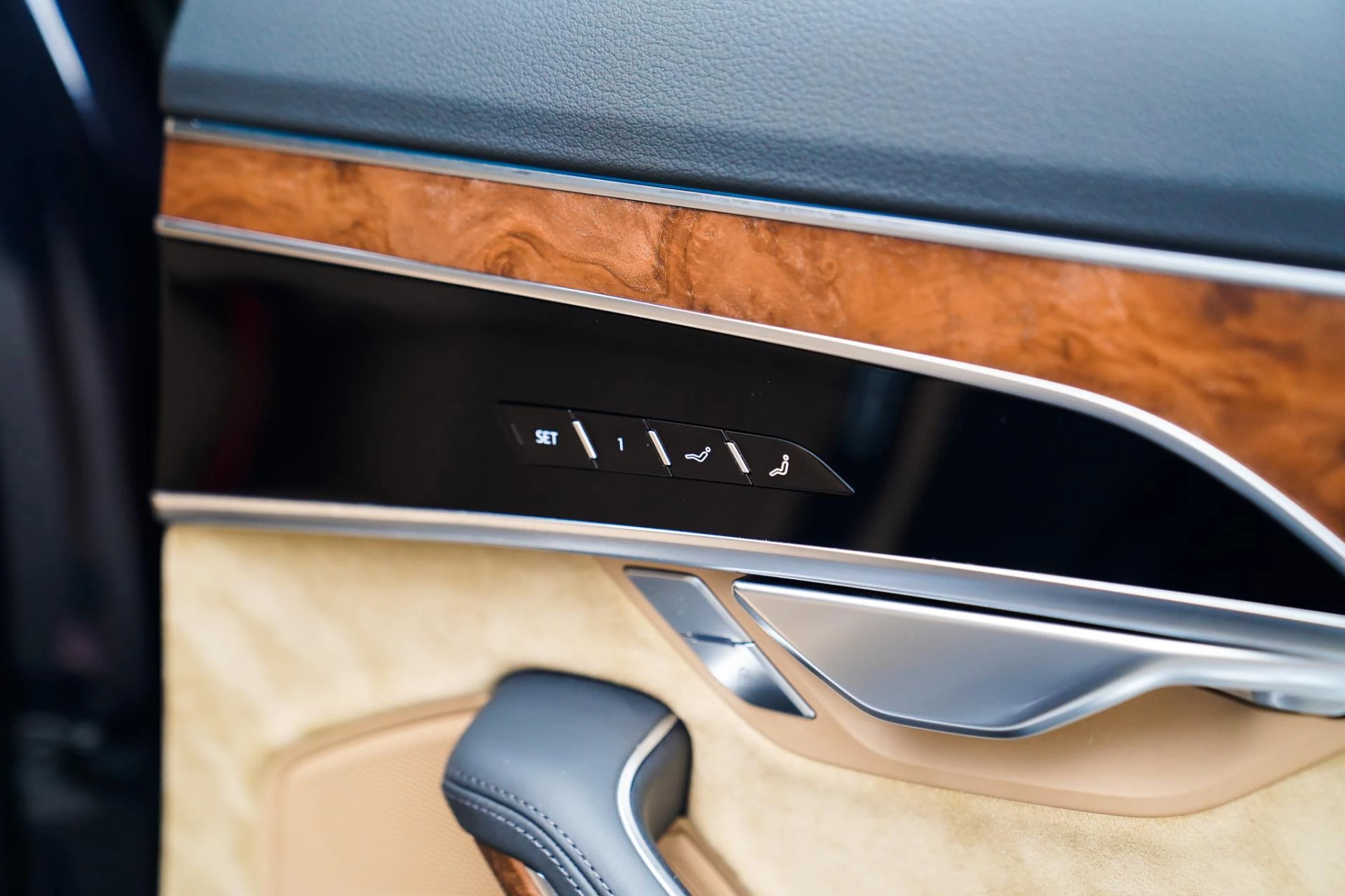 Hoofdafbeelding Audi A8