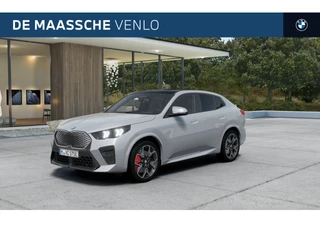 BMW iX2 eDrive20 M Sport / Panoramadak / Trekhaak / M Sportstoelen / Parking Assistant Plus / Head-Up / M Adaptief onderstel / Stuurverwarming / Comfort Access