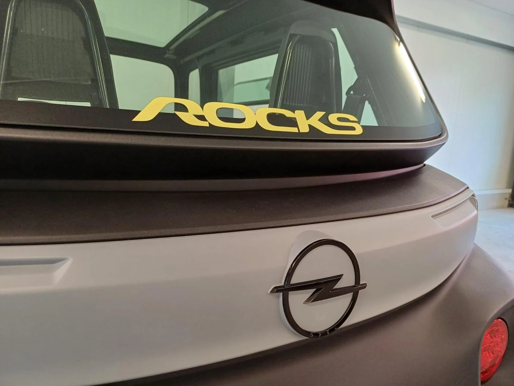 Hoofdafbeelding Opel Rocks-e