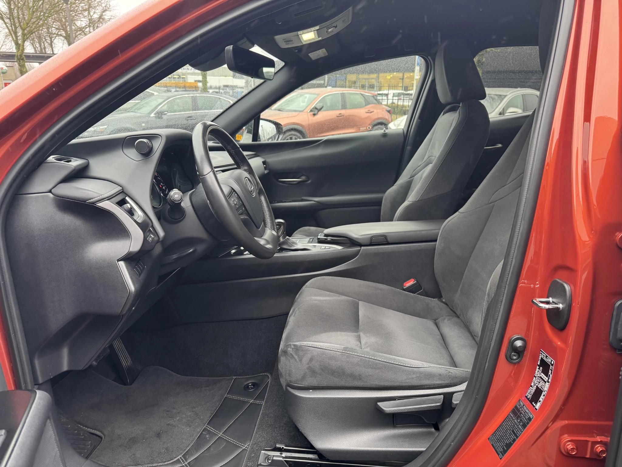 Hoofdafbeelding Lexus UX