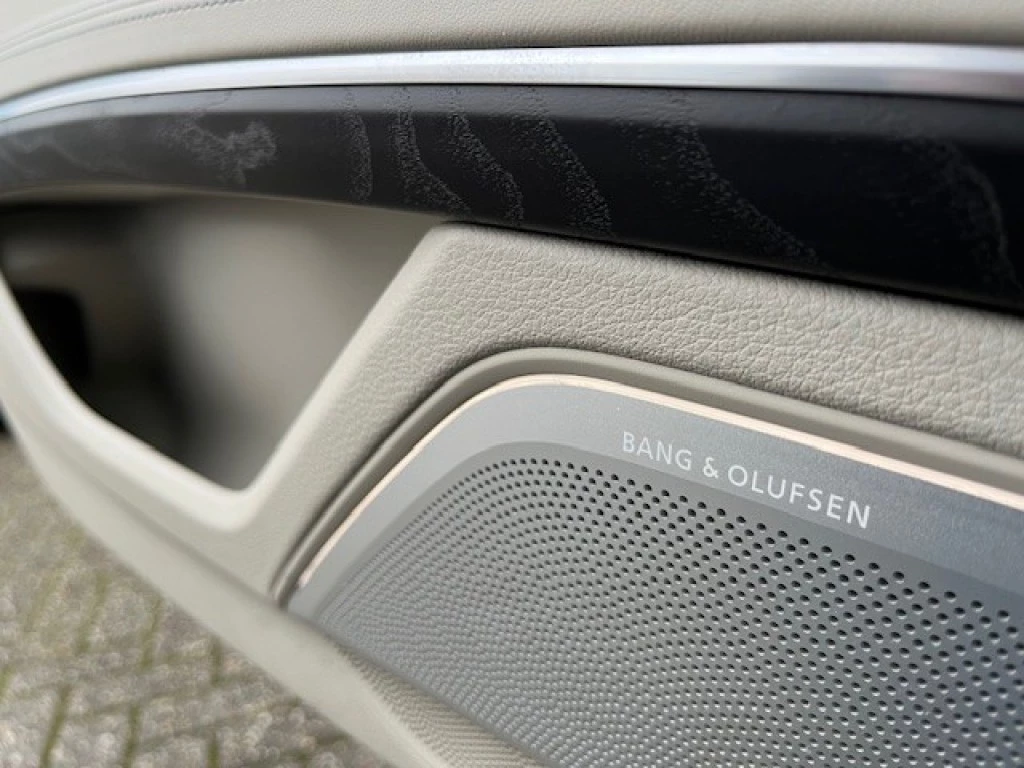 Hoofdafbeelding Audi A8