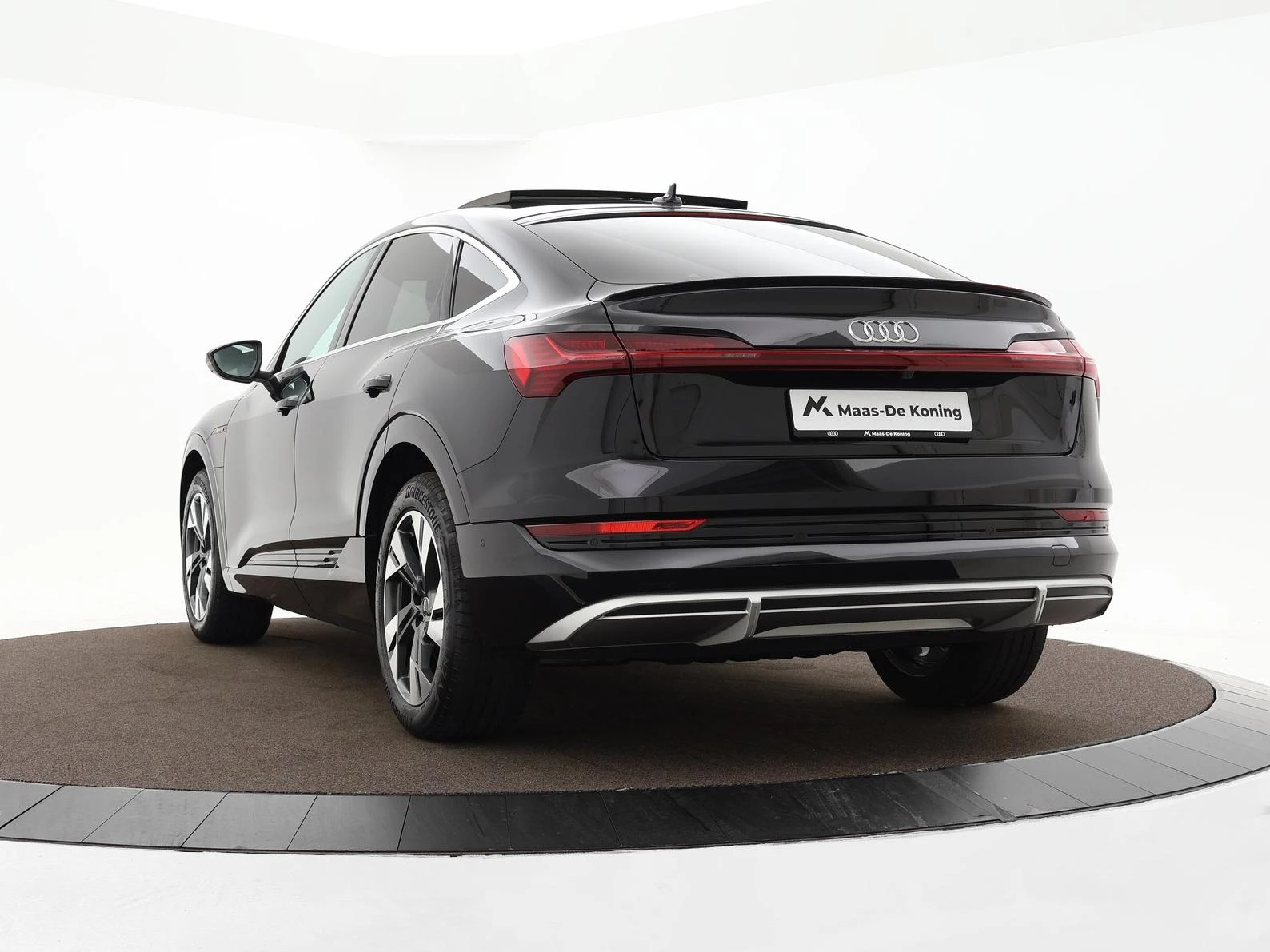 Hoofdafbeelding Audi e-tron