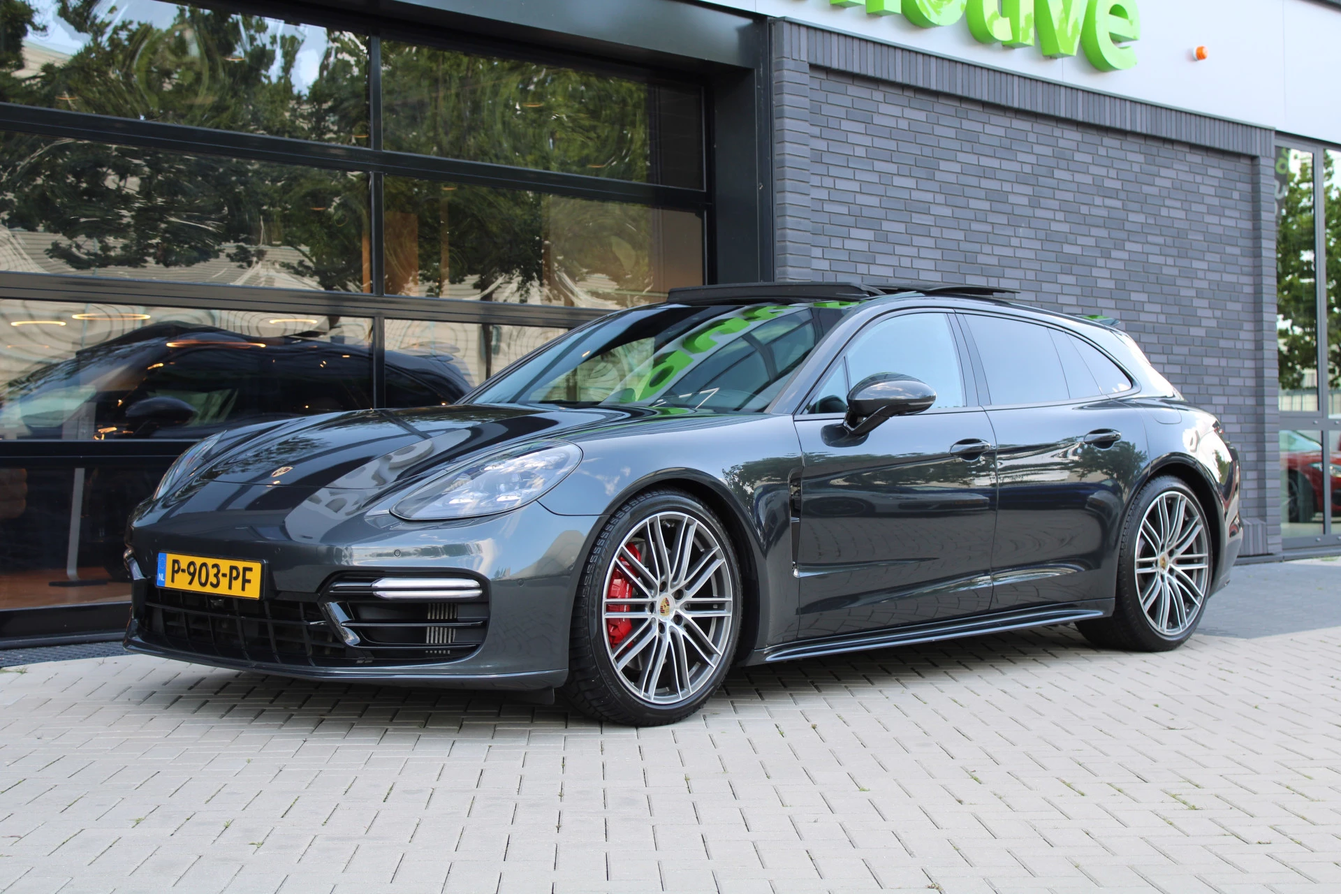 Hoofdafbeelding Porsche Panamera