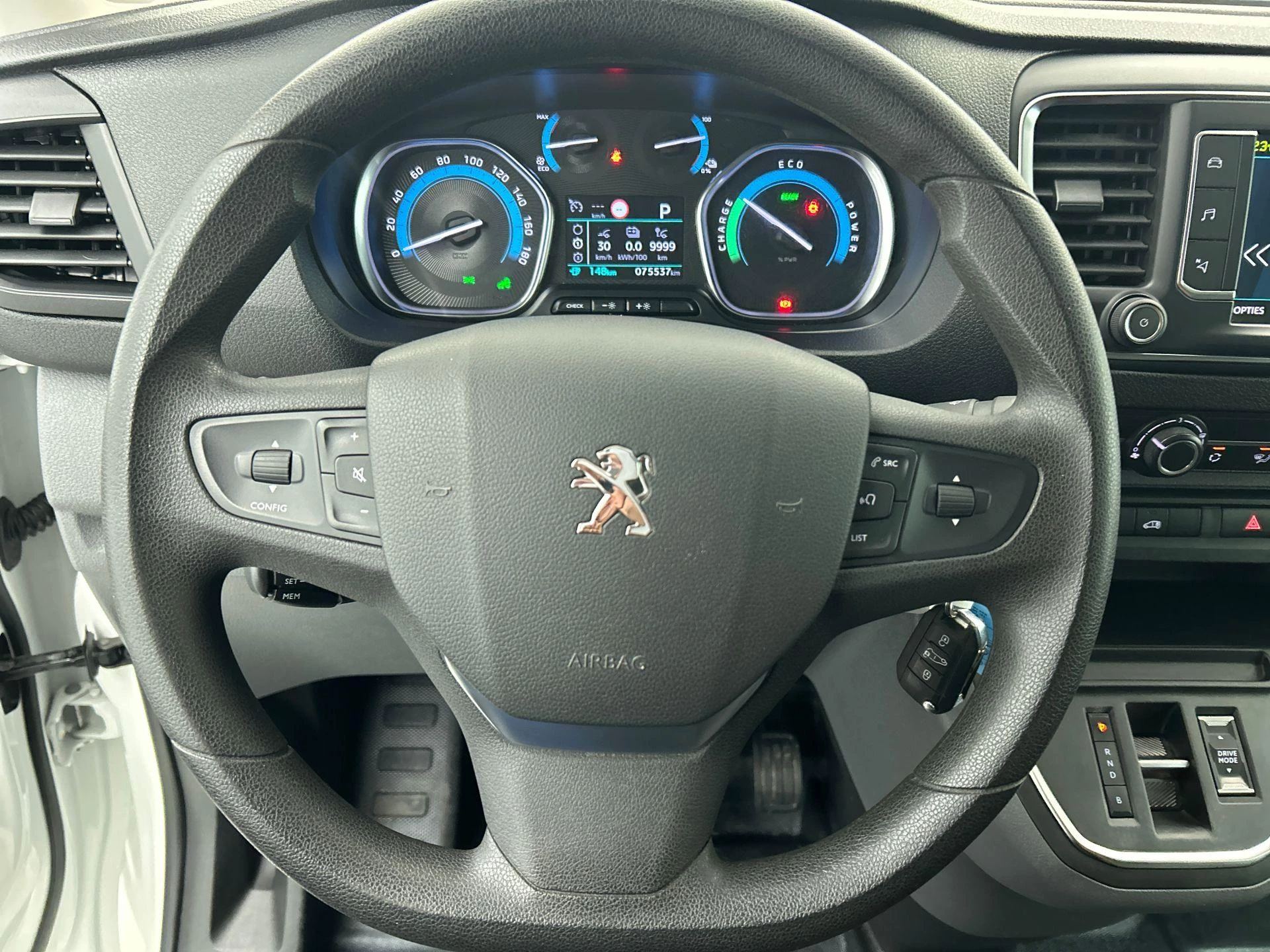 Hoofdafbeelding Peugeot e-Expert