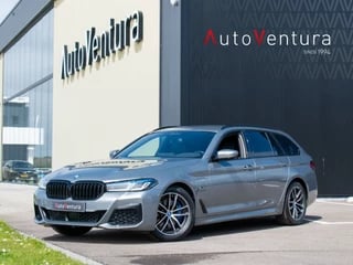 BMW 5 Serie Touring 530e xDrive Achterassturing | Trekhaak | Harman Kardon | Head-Up l M Sport