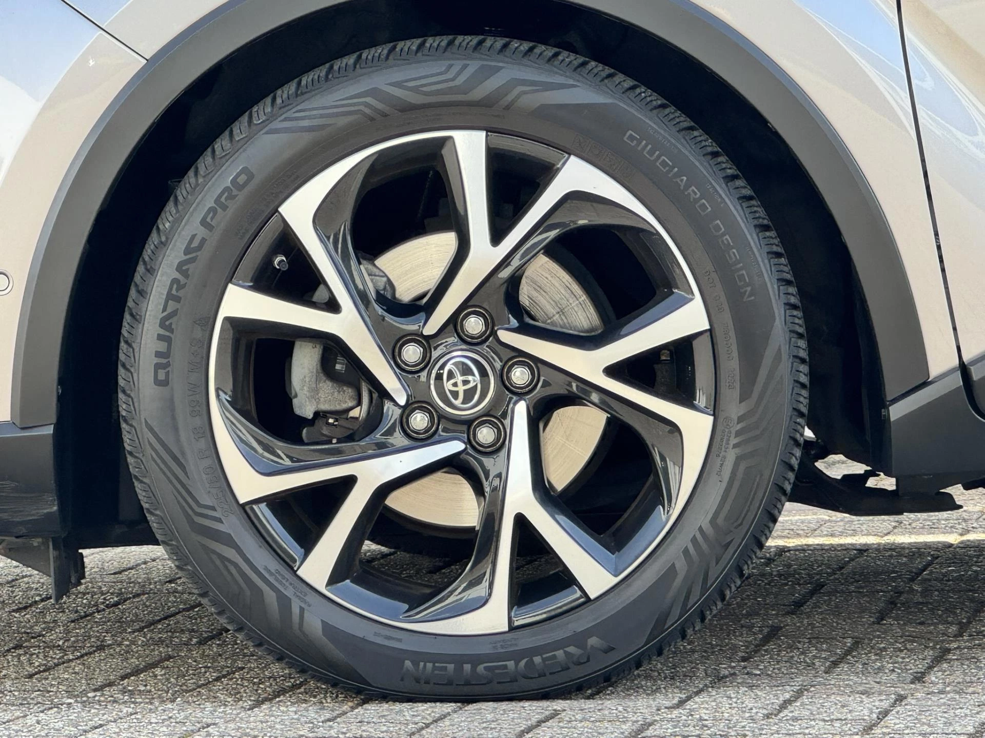 Hoofdafbeelding Toyota C-HR