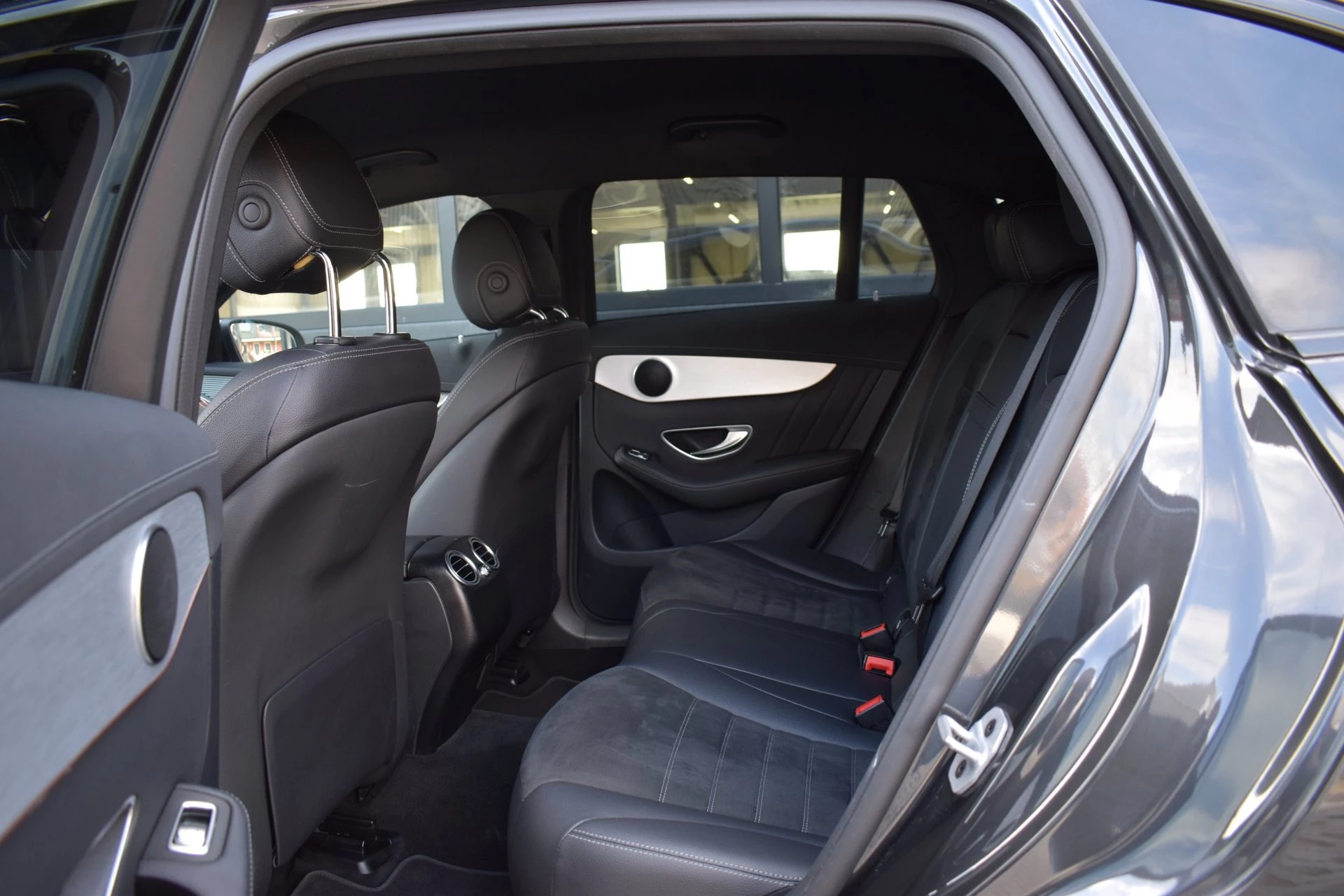 Hoofdafbeelding Mercedes-Benz EQC