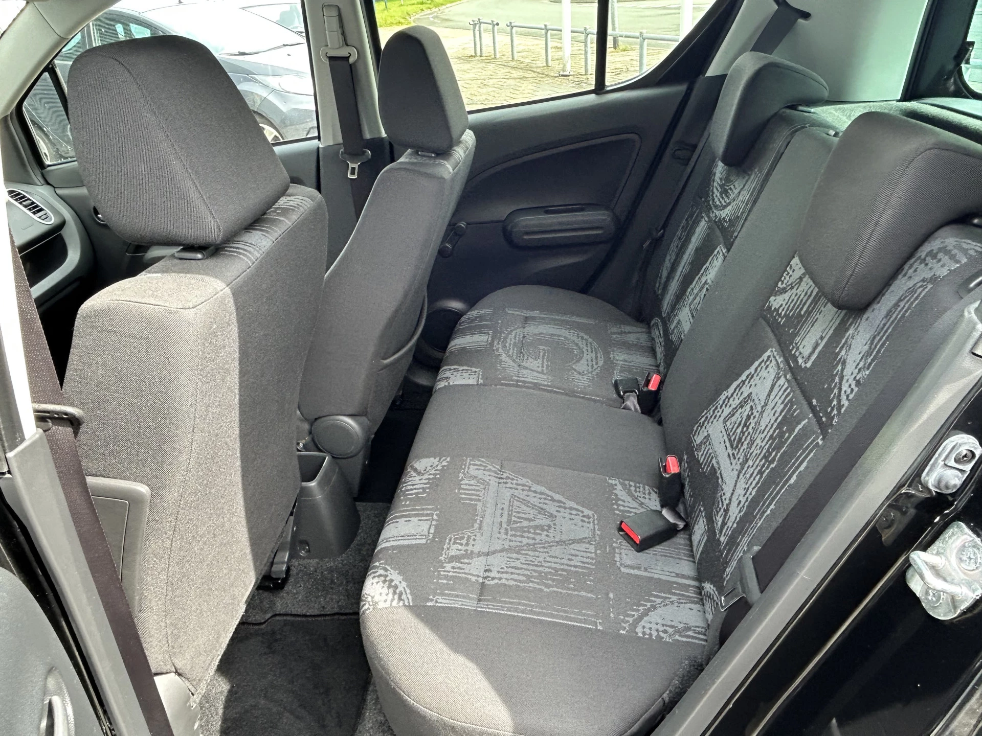 Hoofdafbeelding Opel Agila