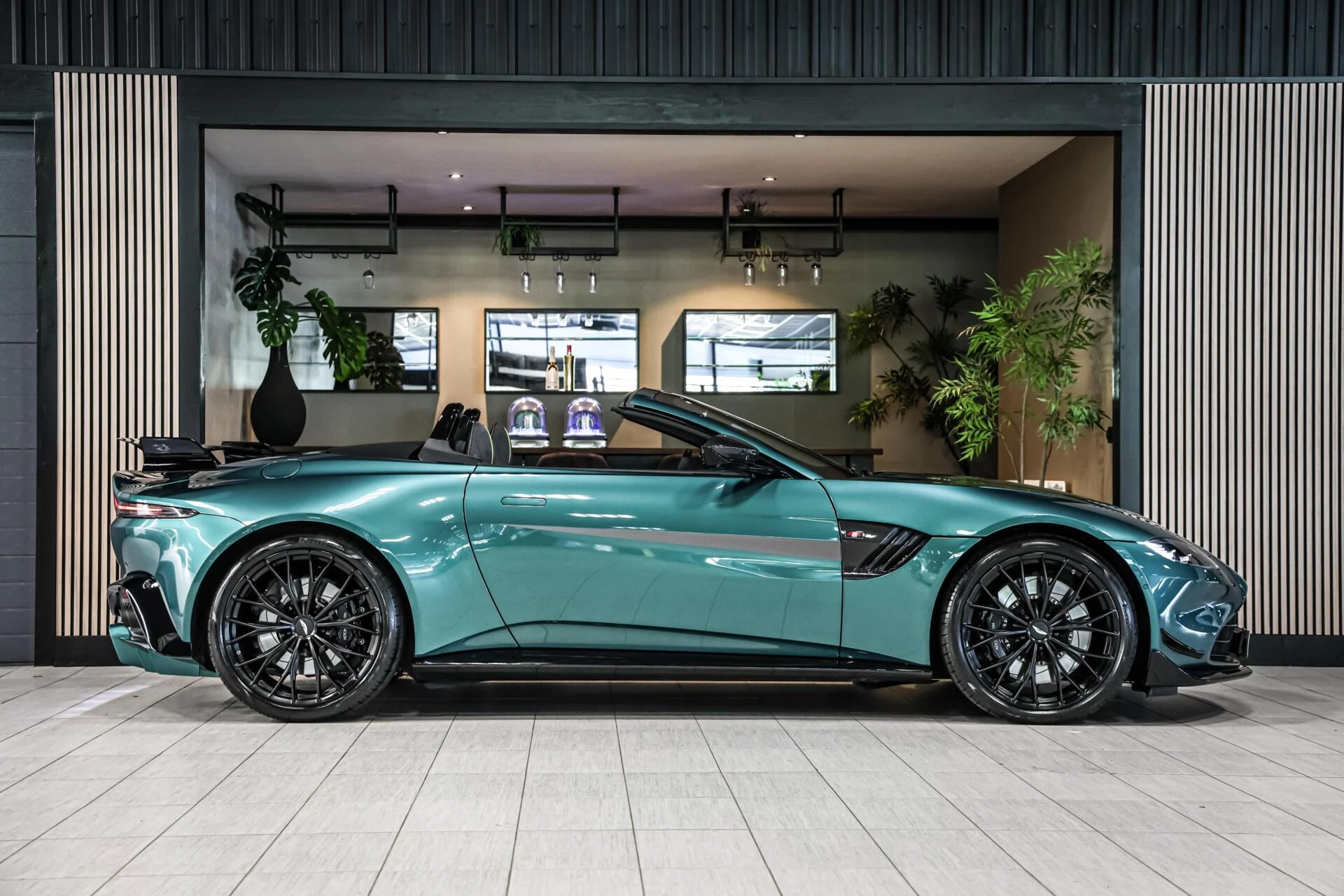 Hoofdafbeelding Aston Martin V8 Vantage