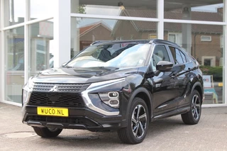 Hoofdafbeelding Mitsubishi Eclipse Cross Mitsubishi Eclipse Cross 2.4 PHEV Executive / Adaptieve Cruise Control /HUD/ 1500kg Trekgewicht / Dodehoek / Climate / Camera