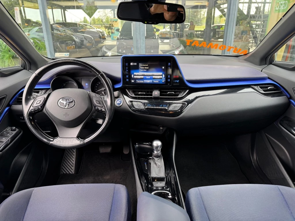 Hoofdafbeelding Toyota C-HR