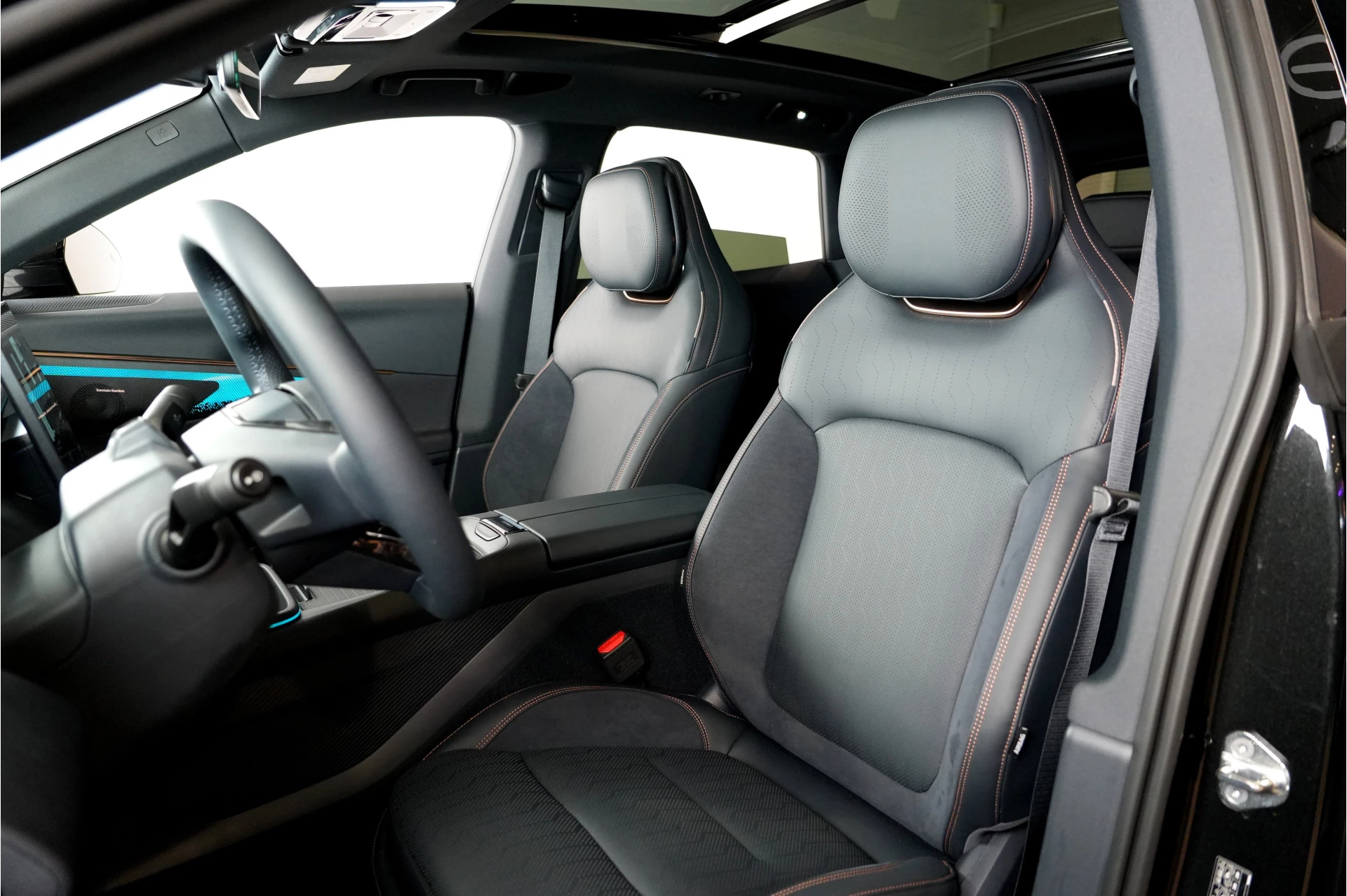 Hoofdafbeelding Lynk & Co 08