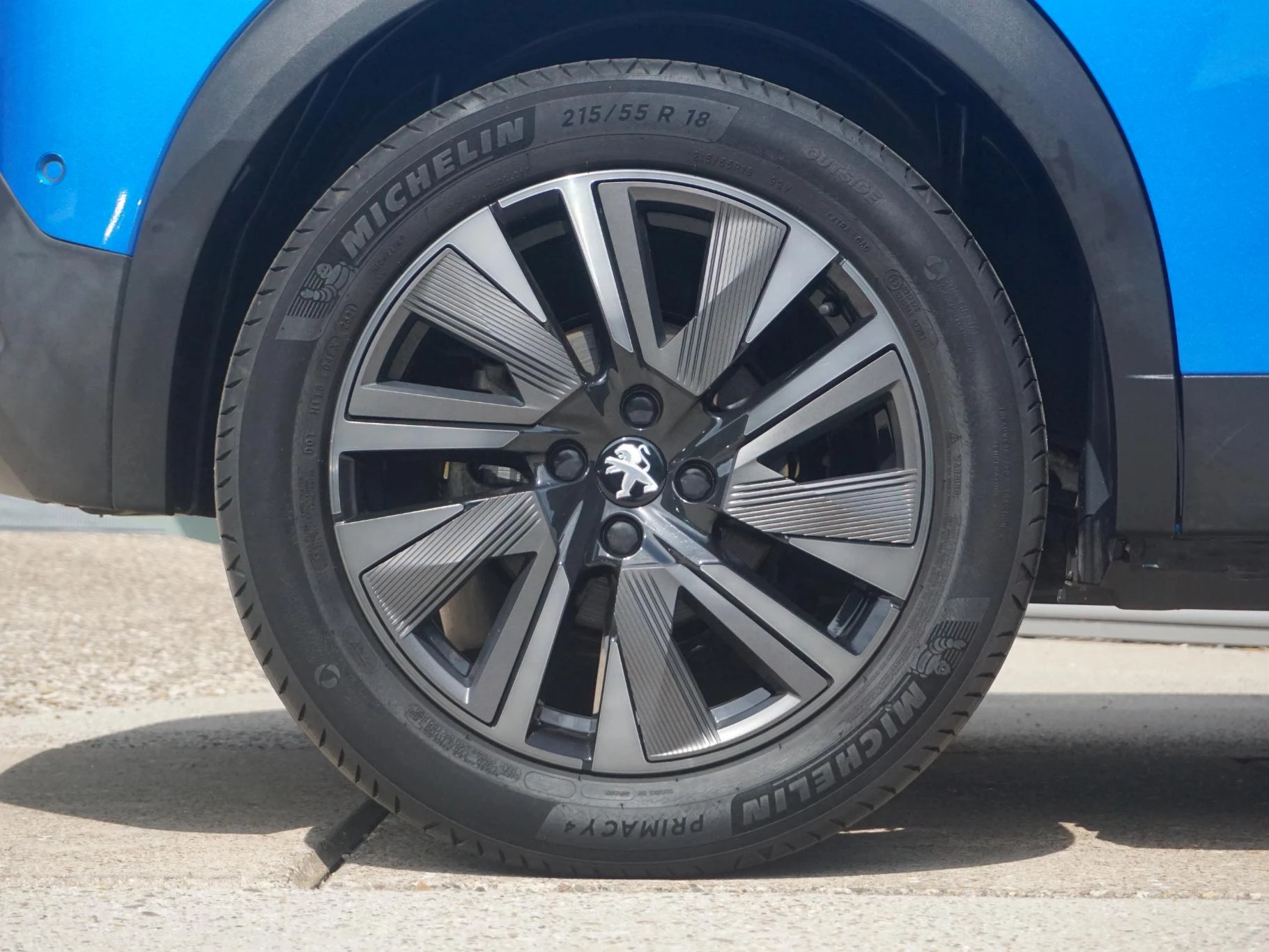 Hoofdafbeelding Peugeot e-2008