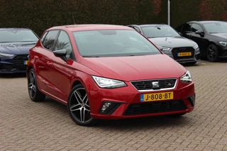 SEAT Ibiza 1.0 TSI FR Business Intense / Camera / CarPlay / Keyless / 18'' / DAB / Stoelverwarming / ACC