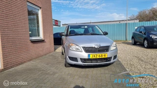 Skoda Fabia 1.2 TSI Sprint 5 drs , airco , centraal .