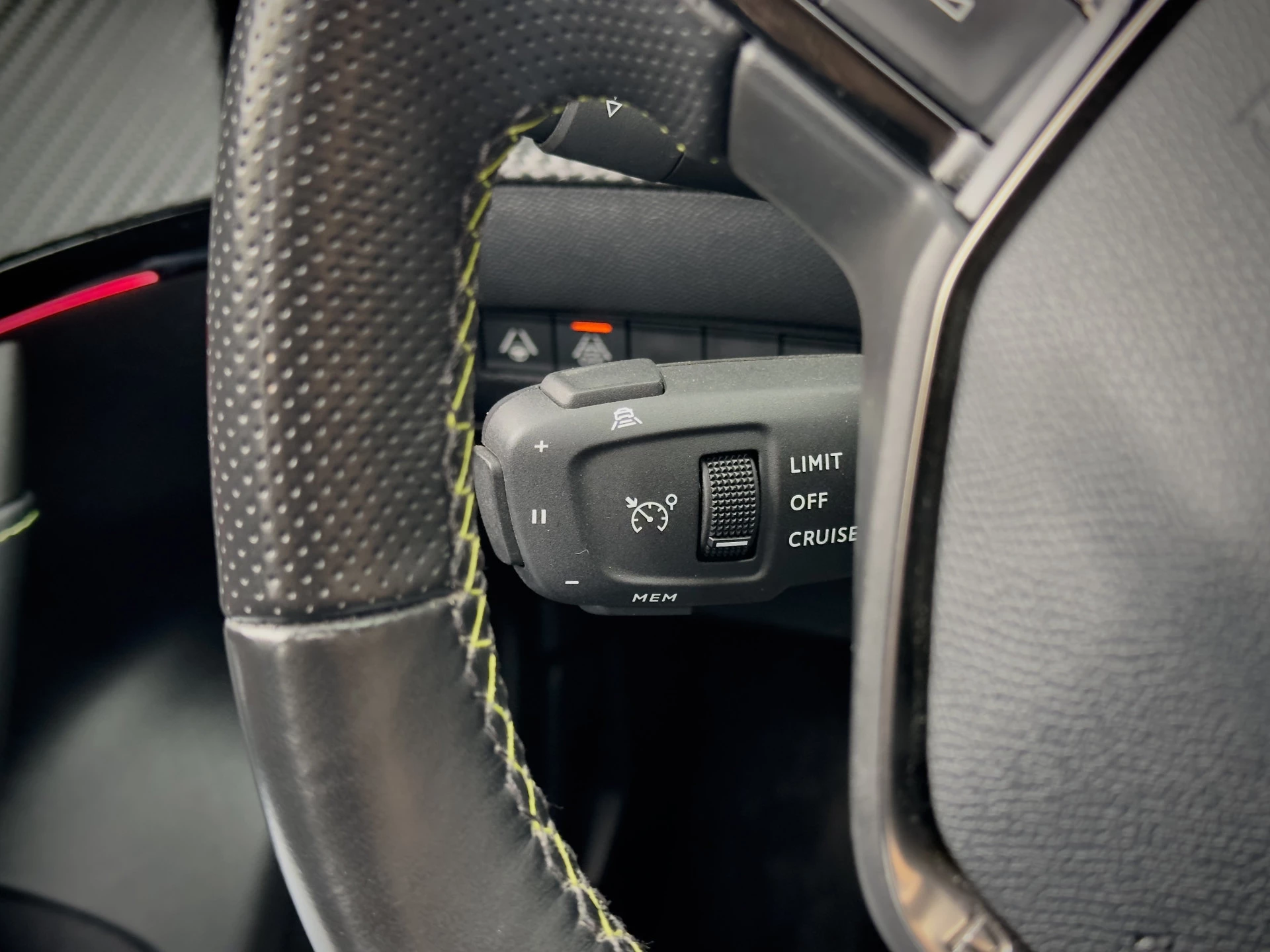 Hoofdafbeelding Peugeot e-2008