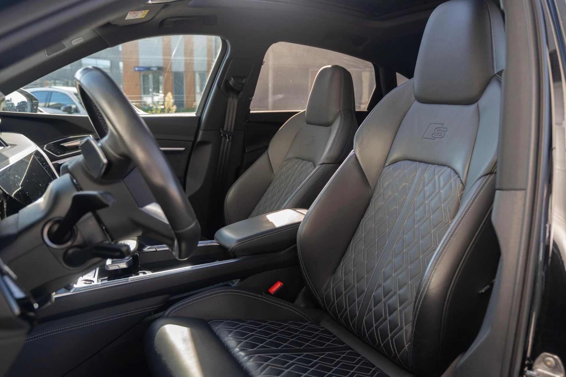 Hoofdafbeelding Audi e-tron