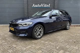 BMW 3 Serie Touring 320i | Live Cockpit Pro | Camera | Adaptive LED | Driving Assistant | Trekhaak | 50.000km