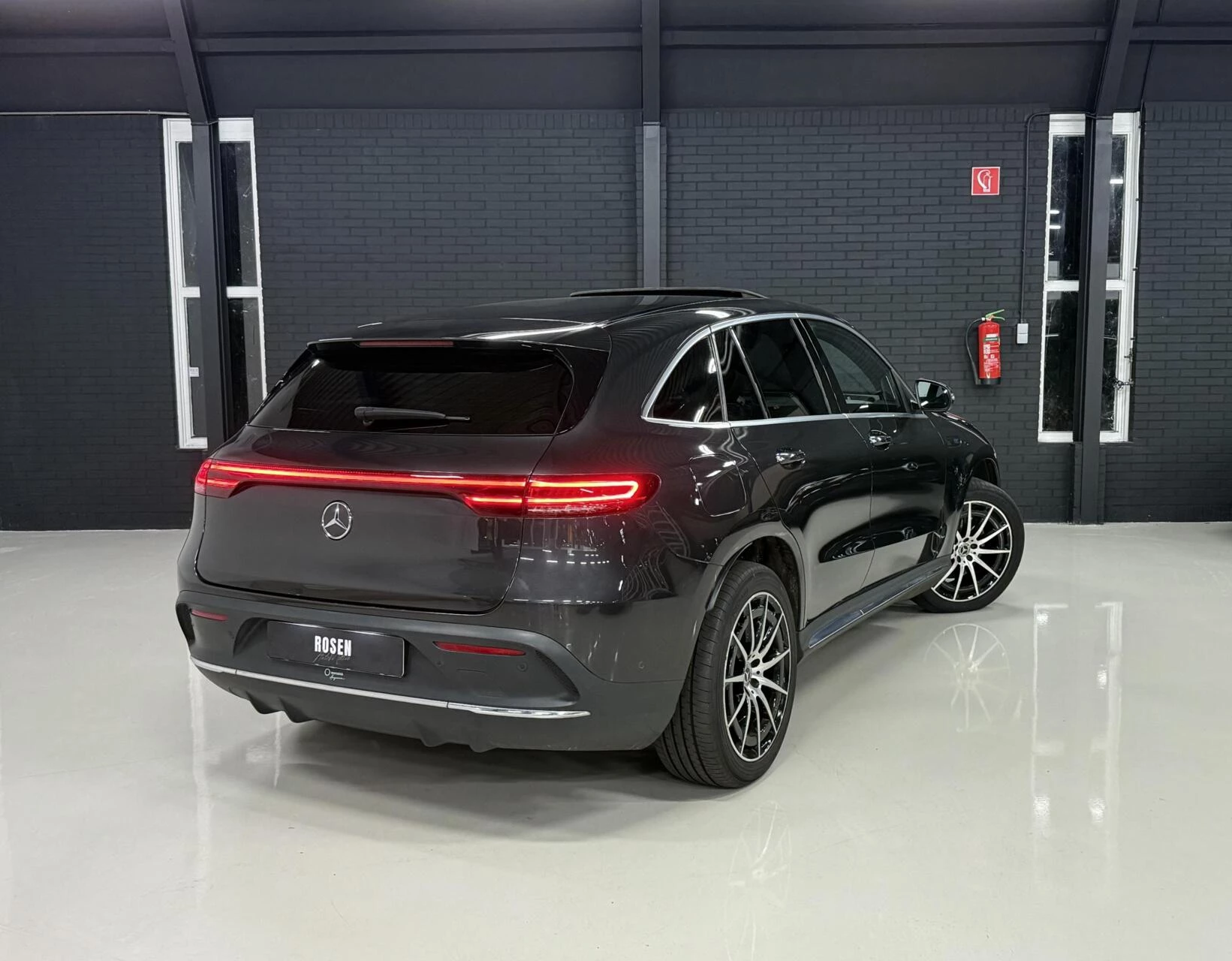 Hoofdafbeelding Mercedes-Benz EQC