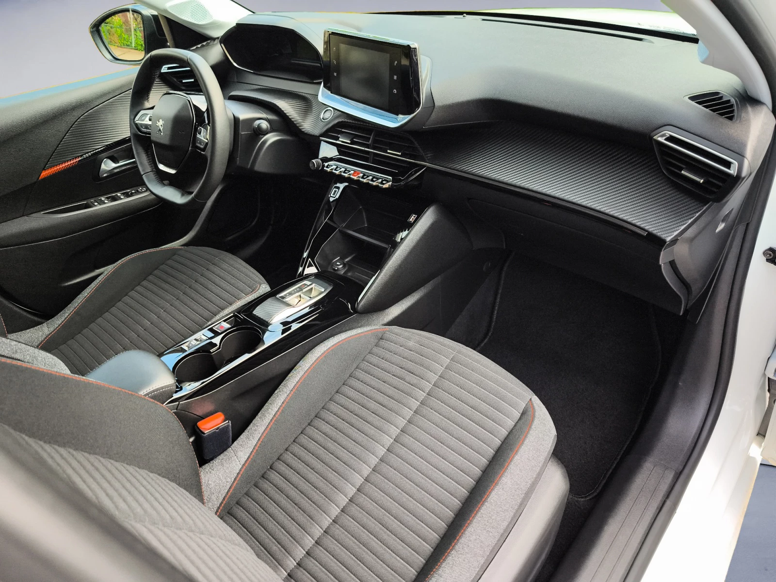 Hoofdafbeelding Peugeot e-208