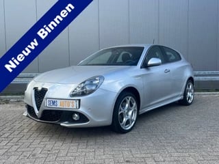 Hoofdafbeelding Alfa Romeo Giulietta Alfa Romeo Giulietta 1.4 Turbo MultiAir Super Nieuw Staat ! NAP !