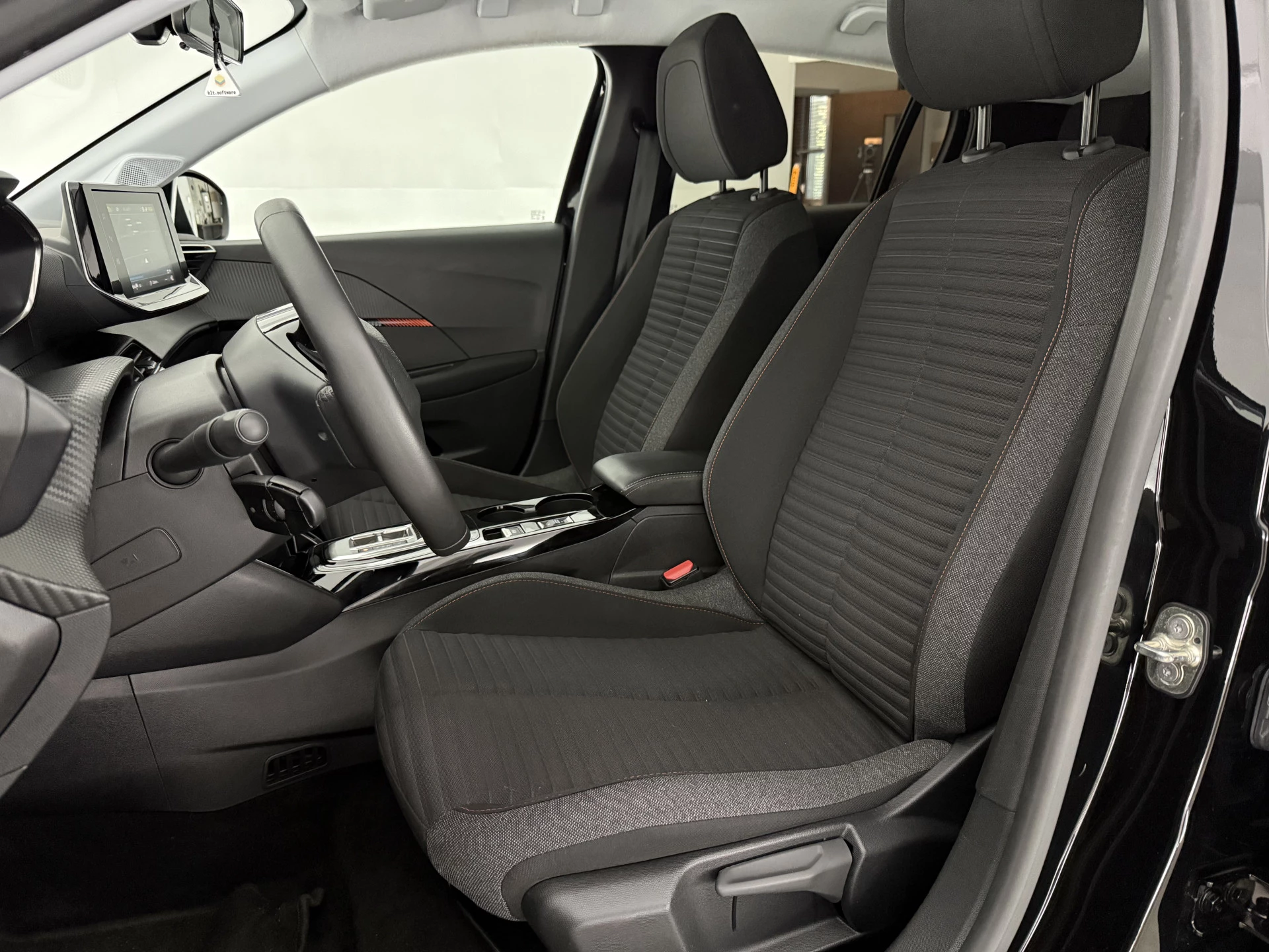 Hoofdafbeelding Peugeot e-208