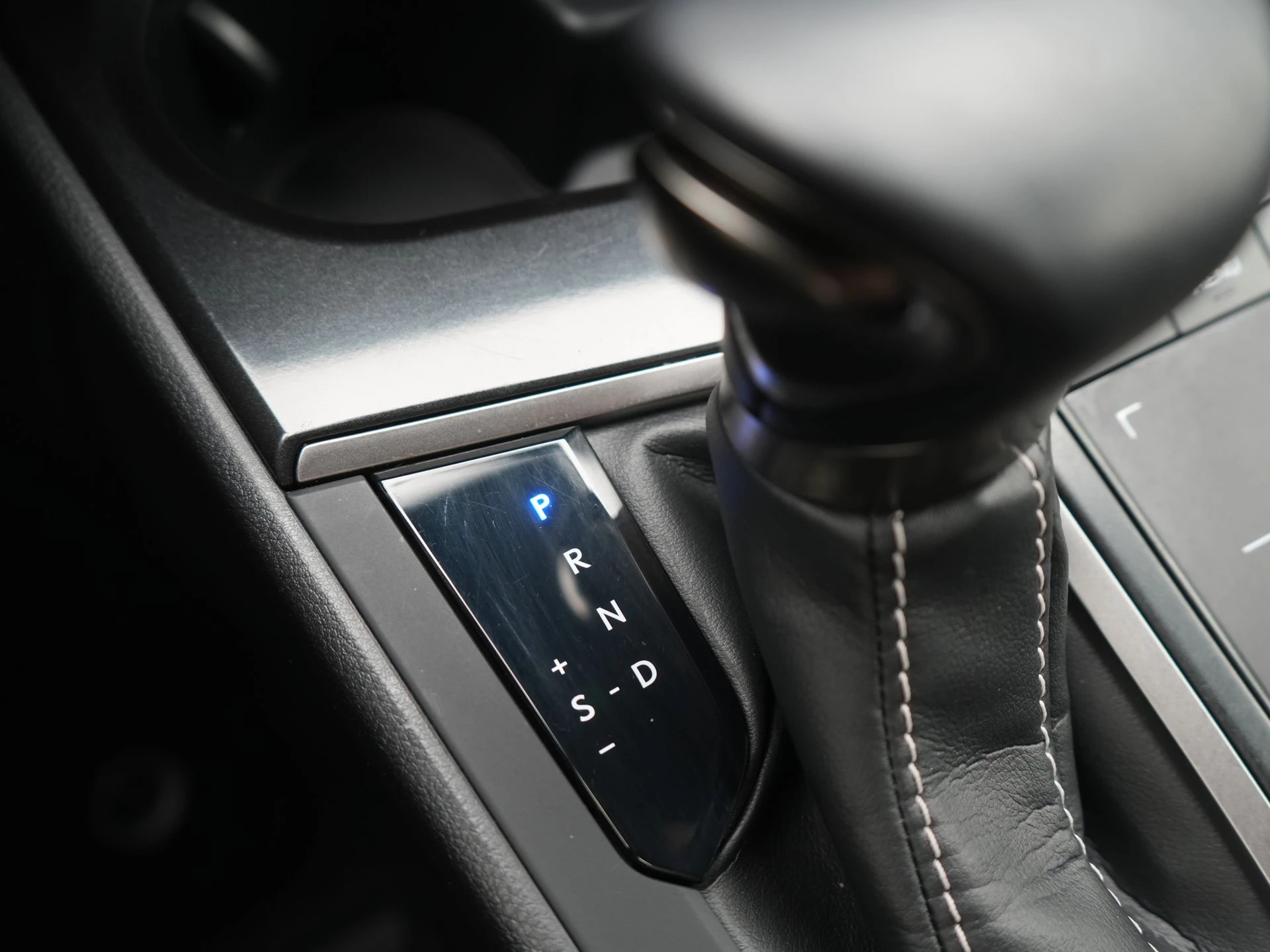 Hoofdafbeelding Lexus UX