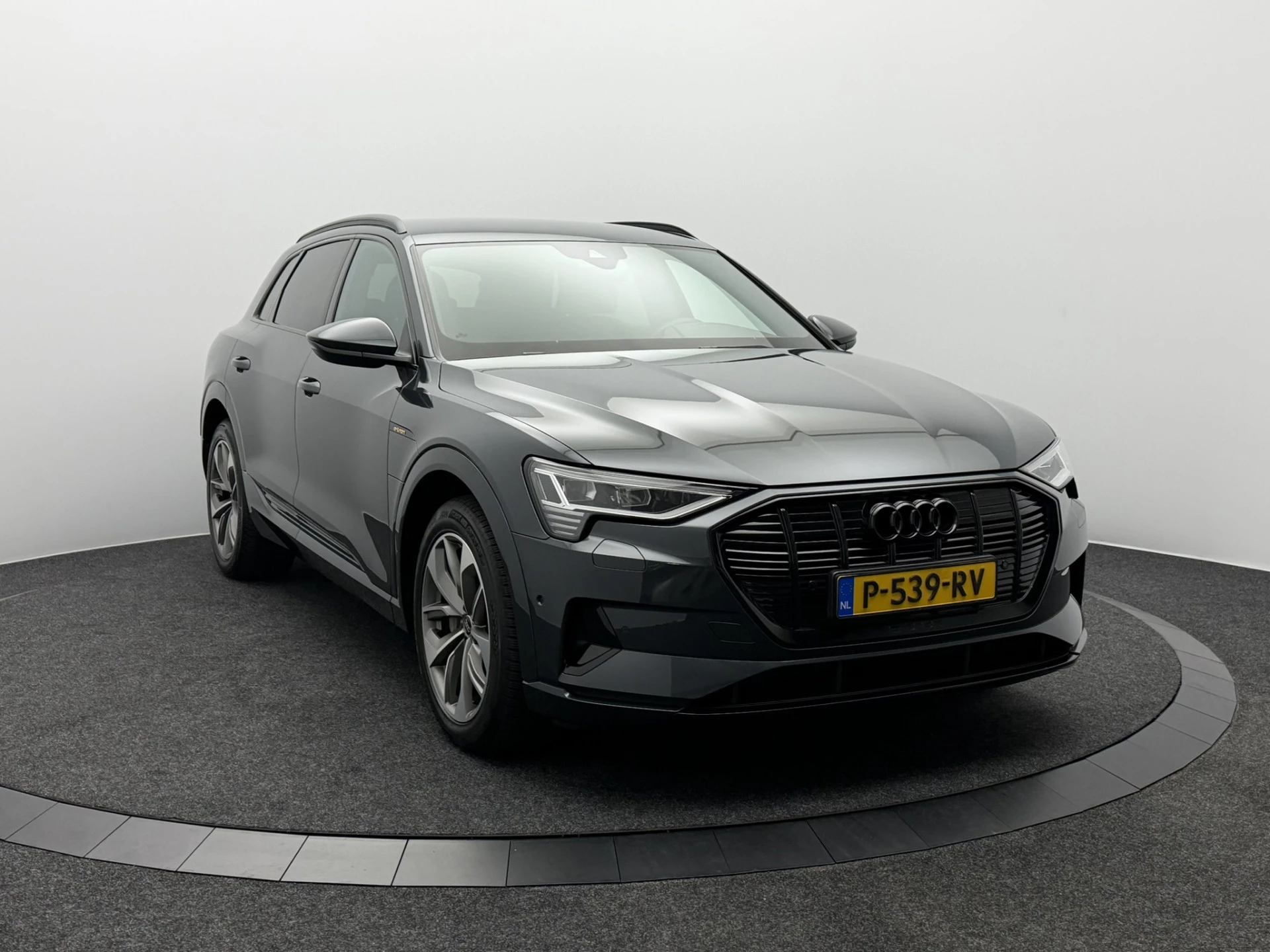 Hoofdafbeelding Audi e-tron